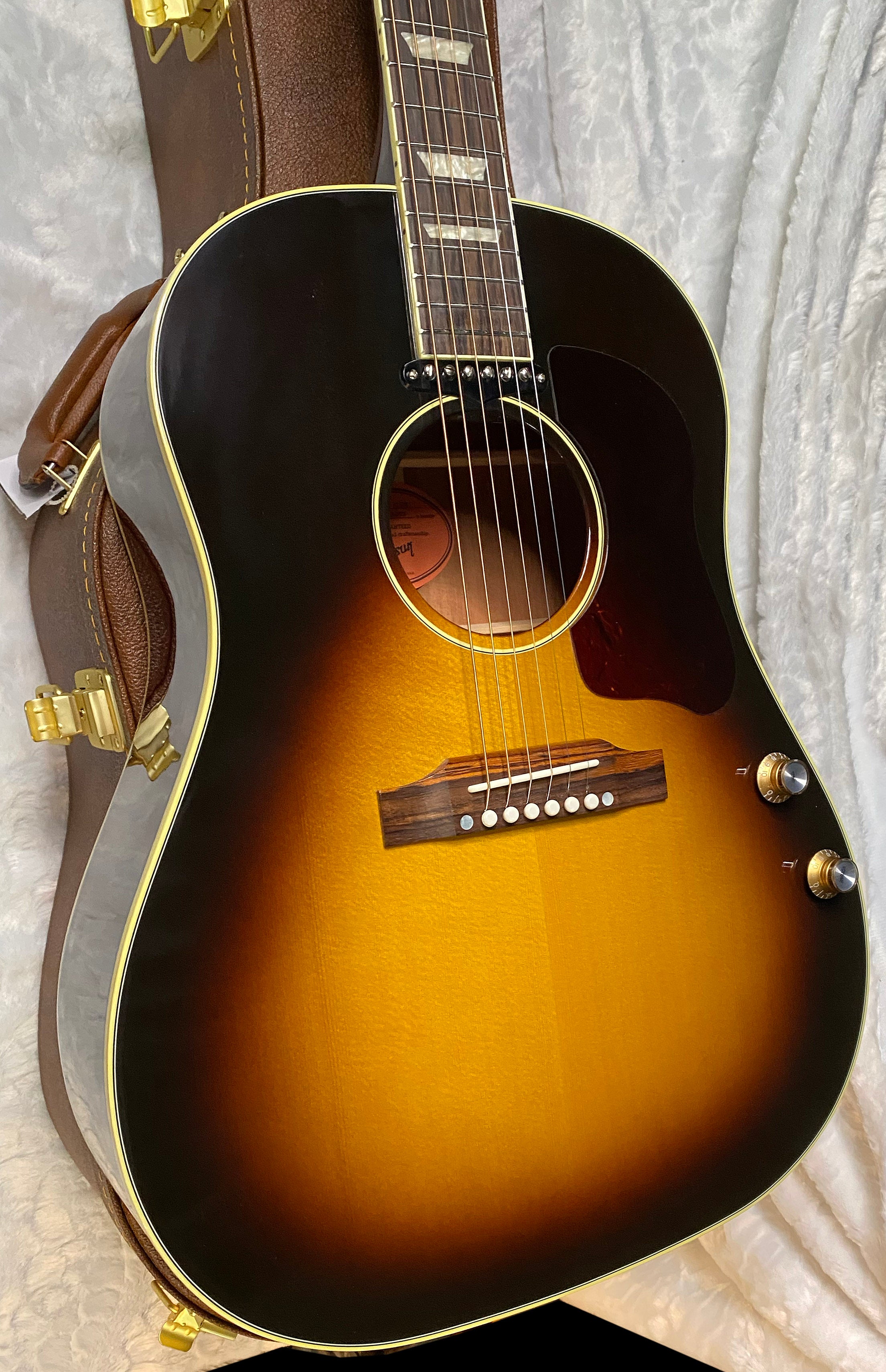 NEW ! Gibson J-160E Original - Vintage Sunburst - 4.55 lbs - Authorized Dealer - In Stock - G06689