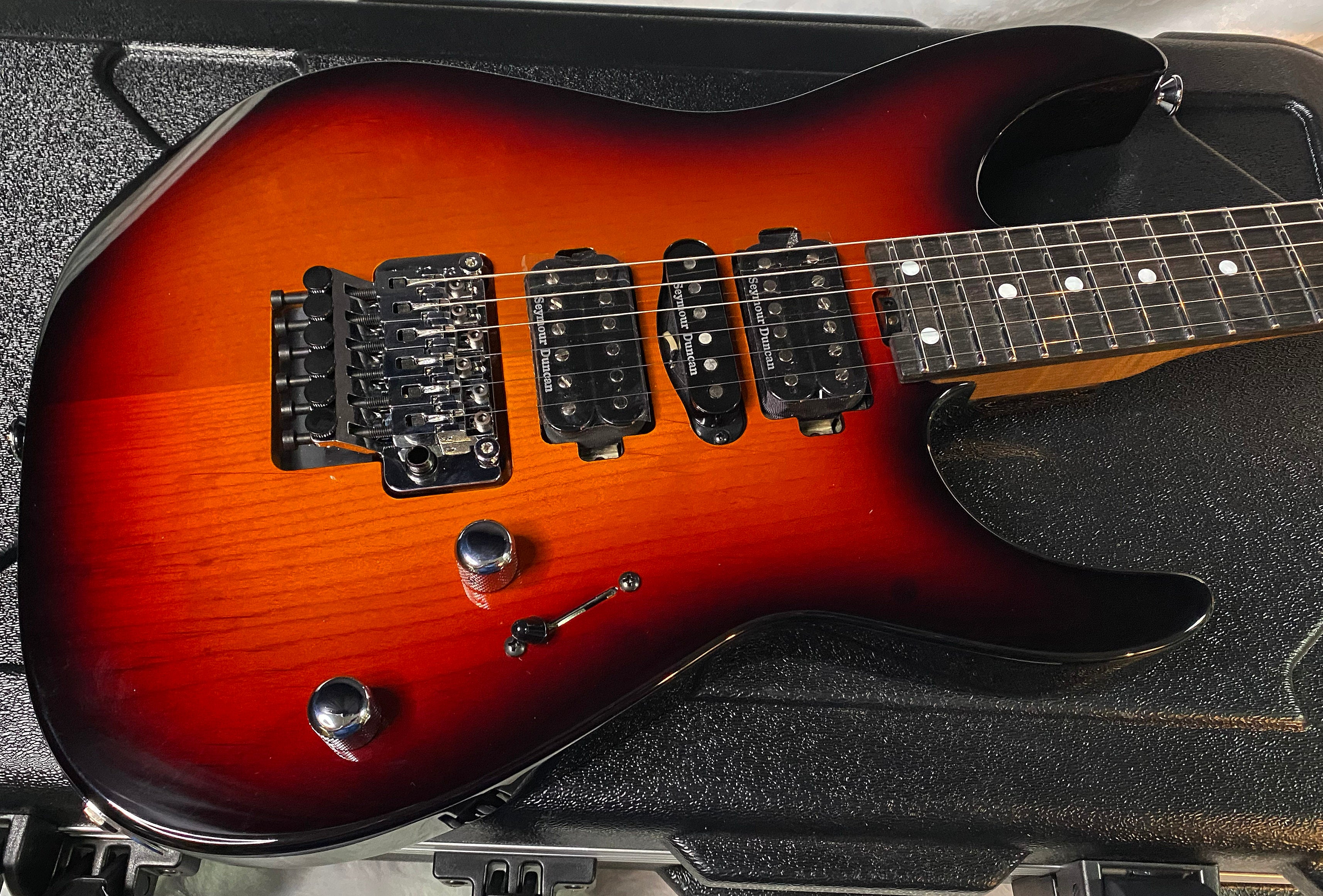 NEW ! Jackson Custom Shop Dinky HSH - Roasted Maple Neck & Ebony Fretboard - DK - Sunburst - Authorized Dealer - 8.1 lbs - G06693