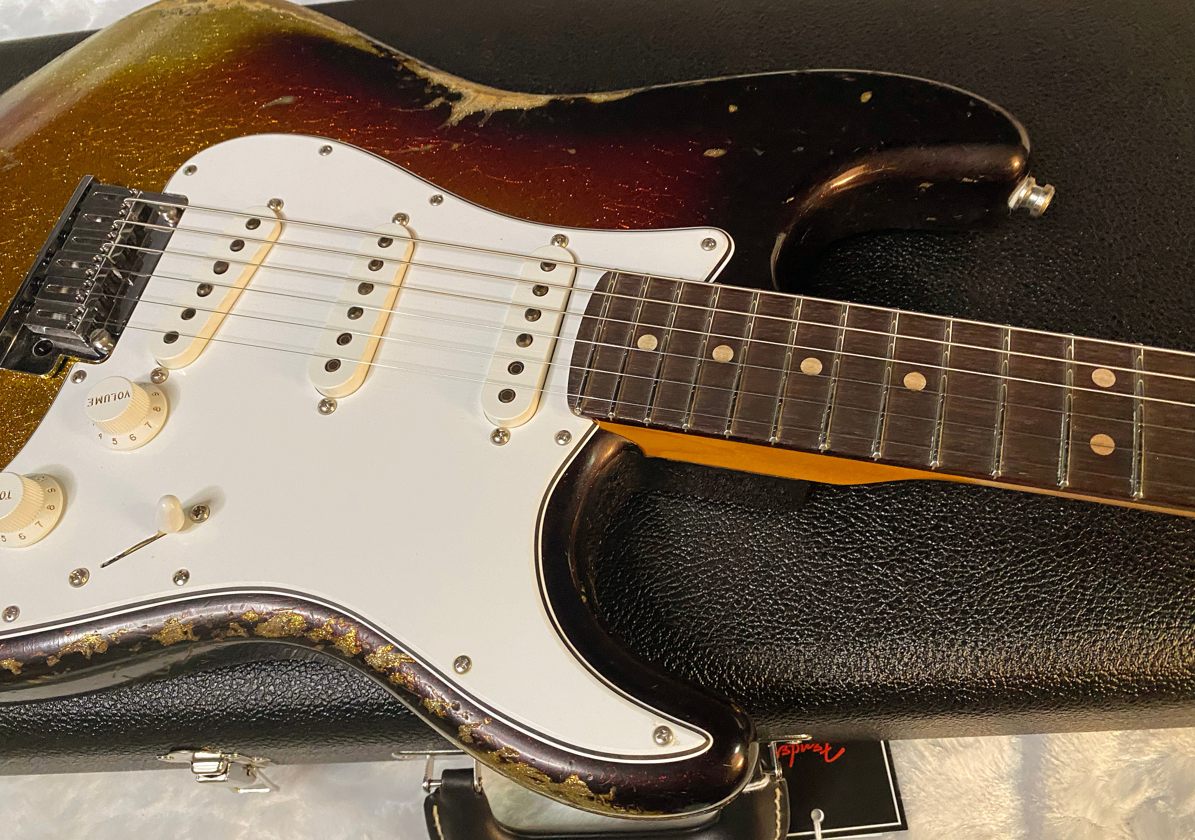 NEW! Fender Custom Shop Custom Deluxe Stratocaster Heavy Relic - Ash Body - 3-Tone Sunburst Sparkle - Matching Peg Head - Authorized Dealer - 7.9 lbs - G05871
