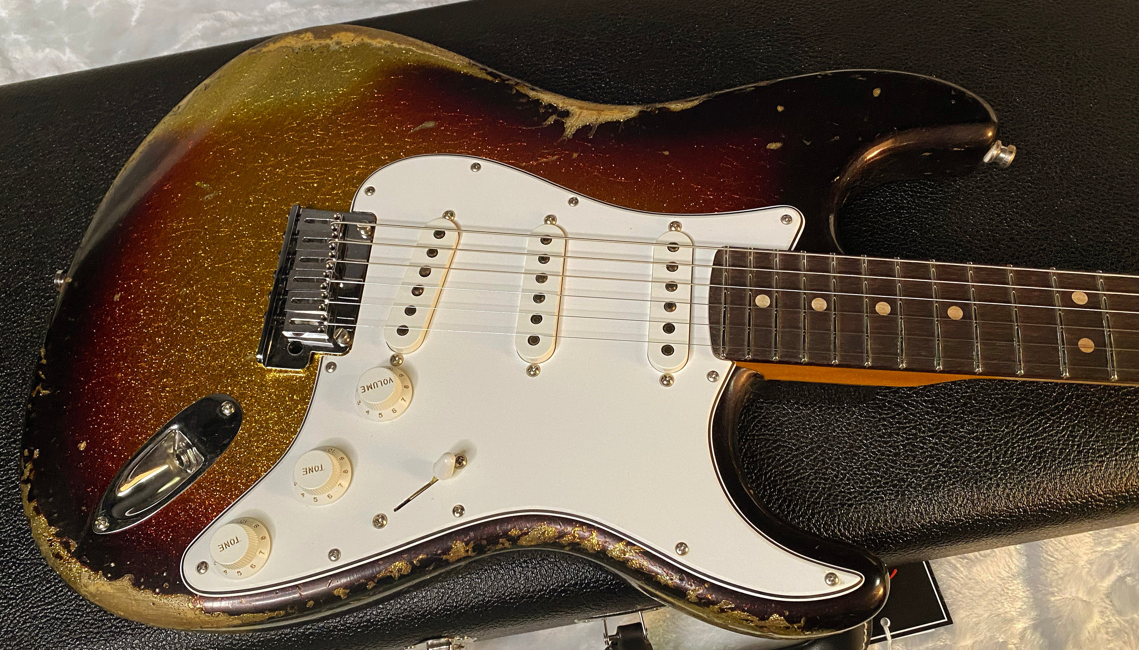 NEW! Fender Custom Shop Custom Deluxe Stratocaster Heavy Relic - Ash Body - 3-Tone Sunburst Sparkle - Matching Peg Head - Authorized Dealer - 7.9 lbs - G05871