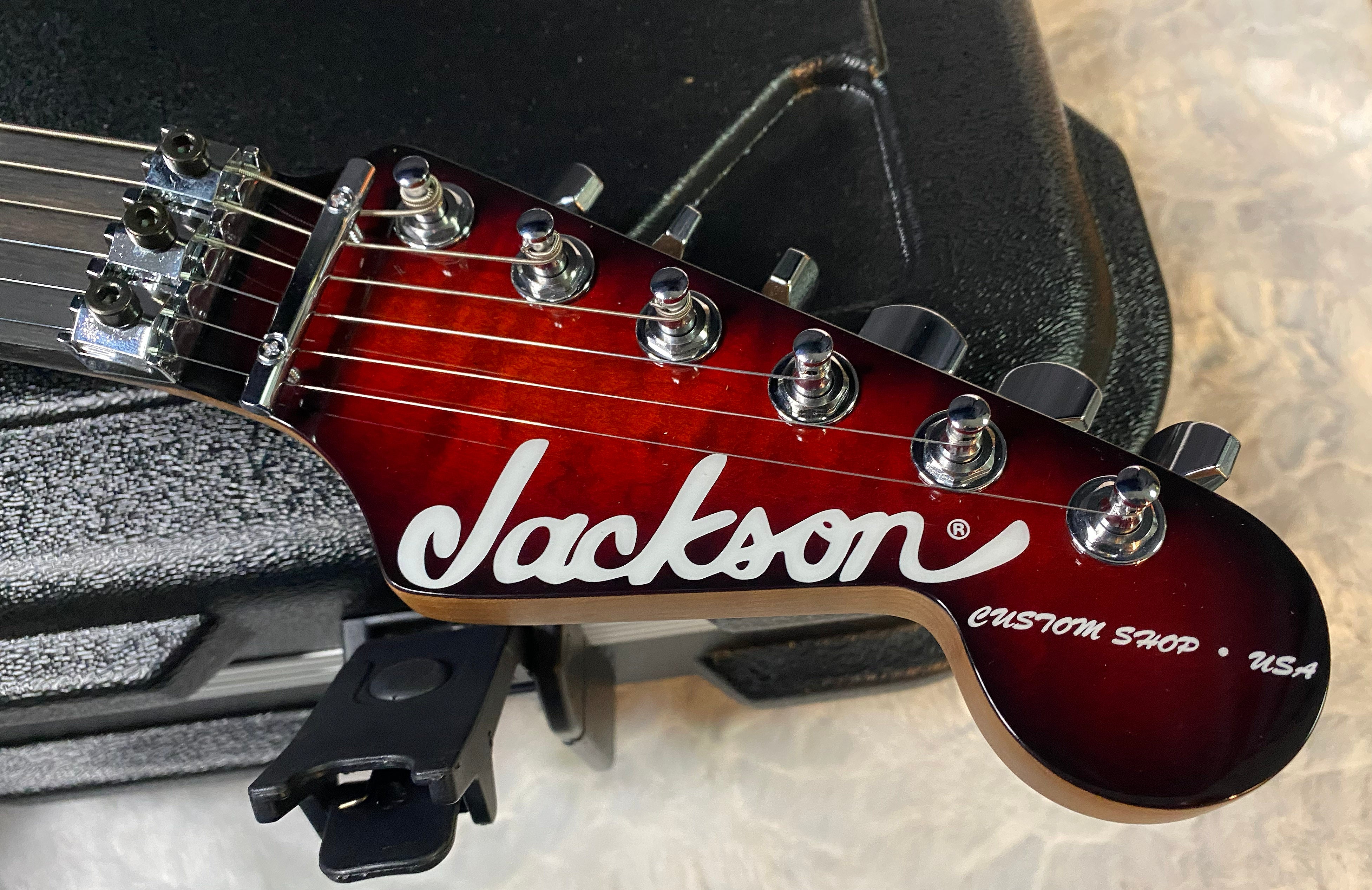 NEW ! Jackson Custom Shop Dinky HSH - Roasted Maple Neck & Ebony Fretboard - DK - Sunburst - Authorized Dealer - 8.1 lbs - G06693