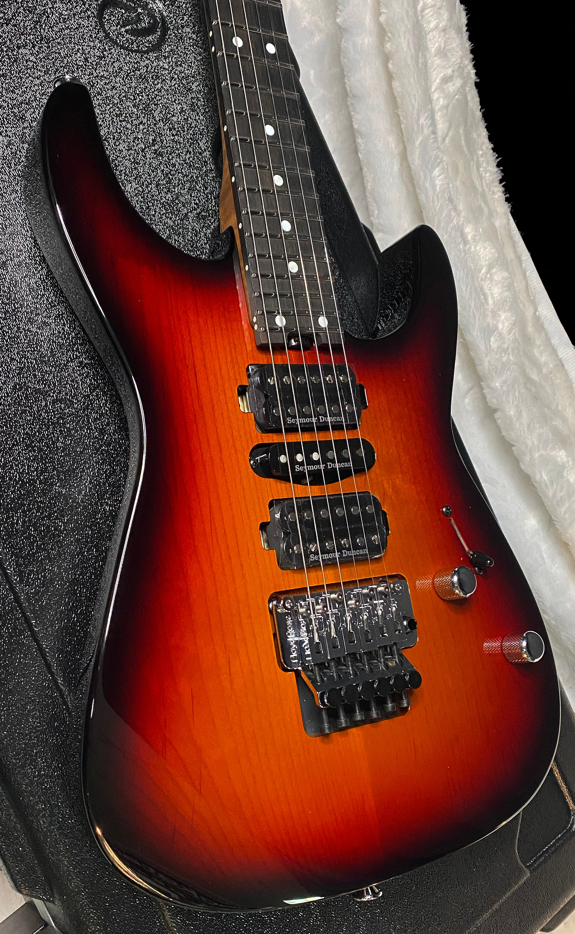 NEW ! Jackson Custom Shop Dinky HSH - Roasted Maple Neck & Ebony Fretboard - DK - Sunburst - Authorized Dealer - 8.1 lbs - G06693