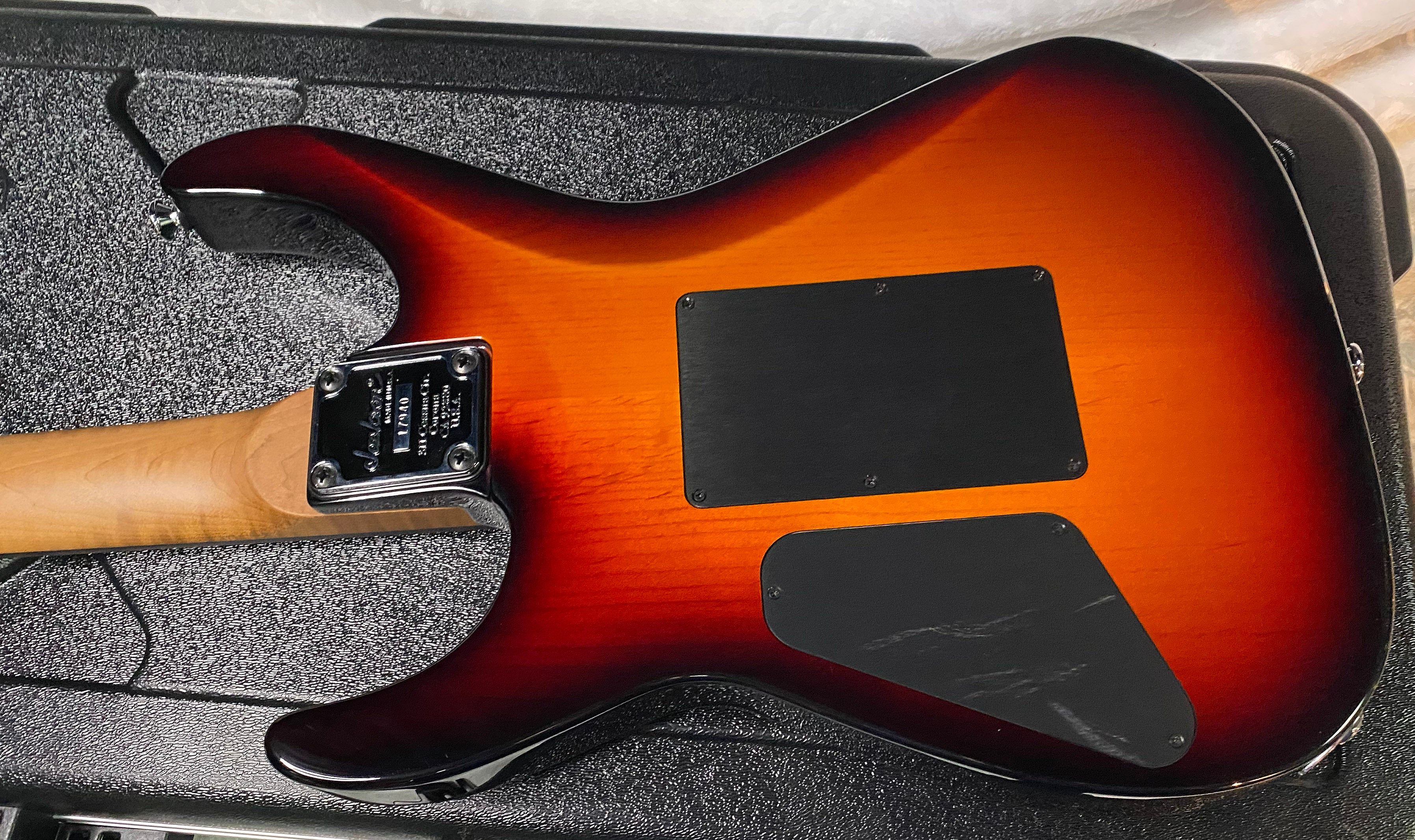 NEW ! Jackson Custom Shop Dinky HSH - Roasted Maple Neck & Ebony Fretboard - DK - Sunburst - Authorized Dealer - 8.1 lbs - G06693