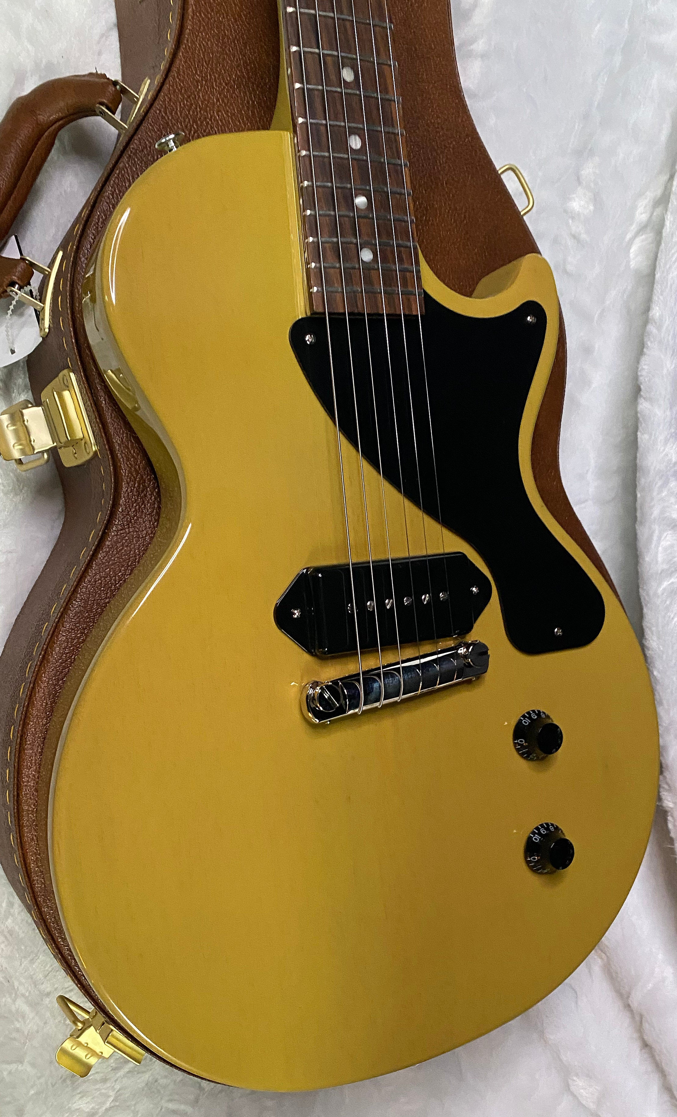 NEW! Gibson Les Paul Junior - TV Yellow - Hardshell Case - Authorized Dealer - 7.7 lbs - G07322