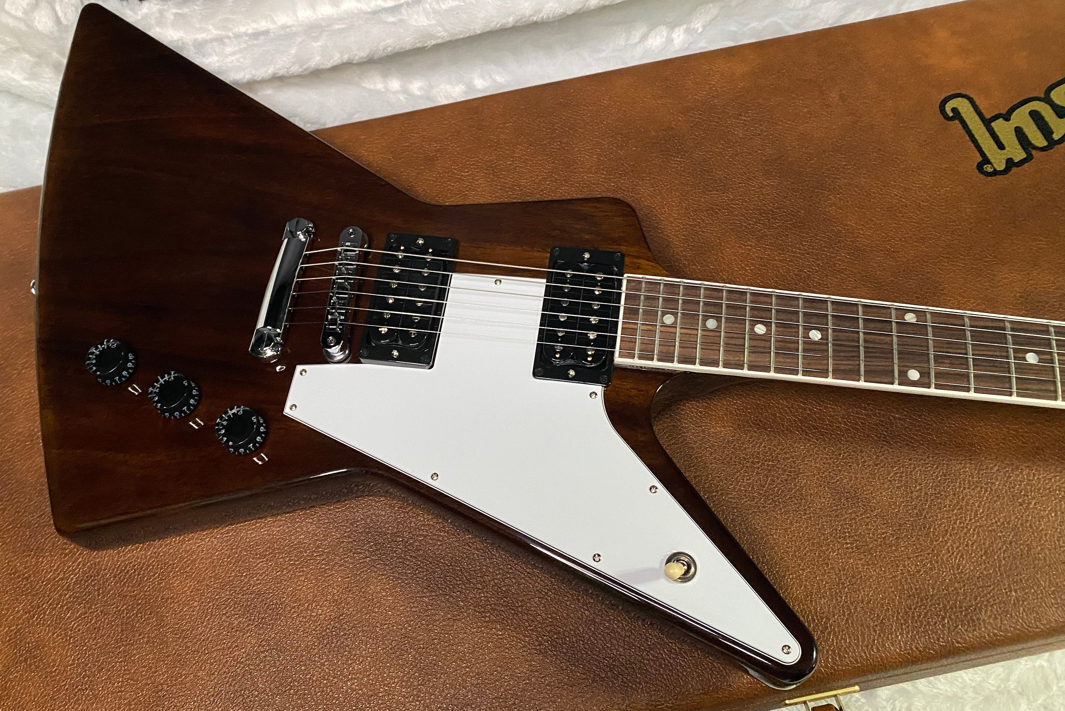 NEW! Gibson '70s Explorer - Dark Walnut - Authorized Dealer - Only 7.25lbs - G07321