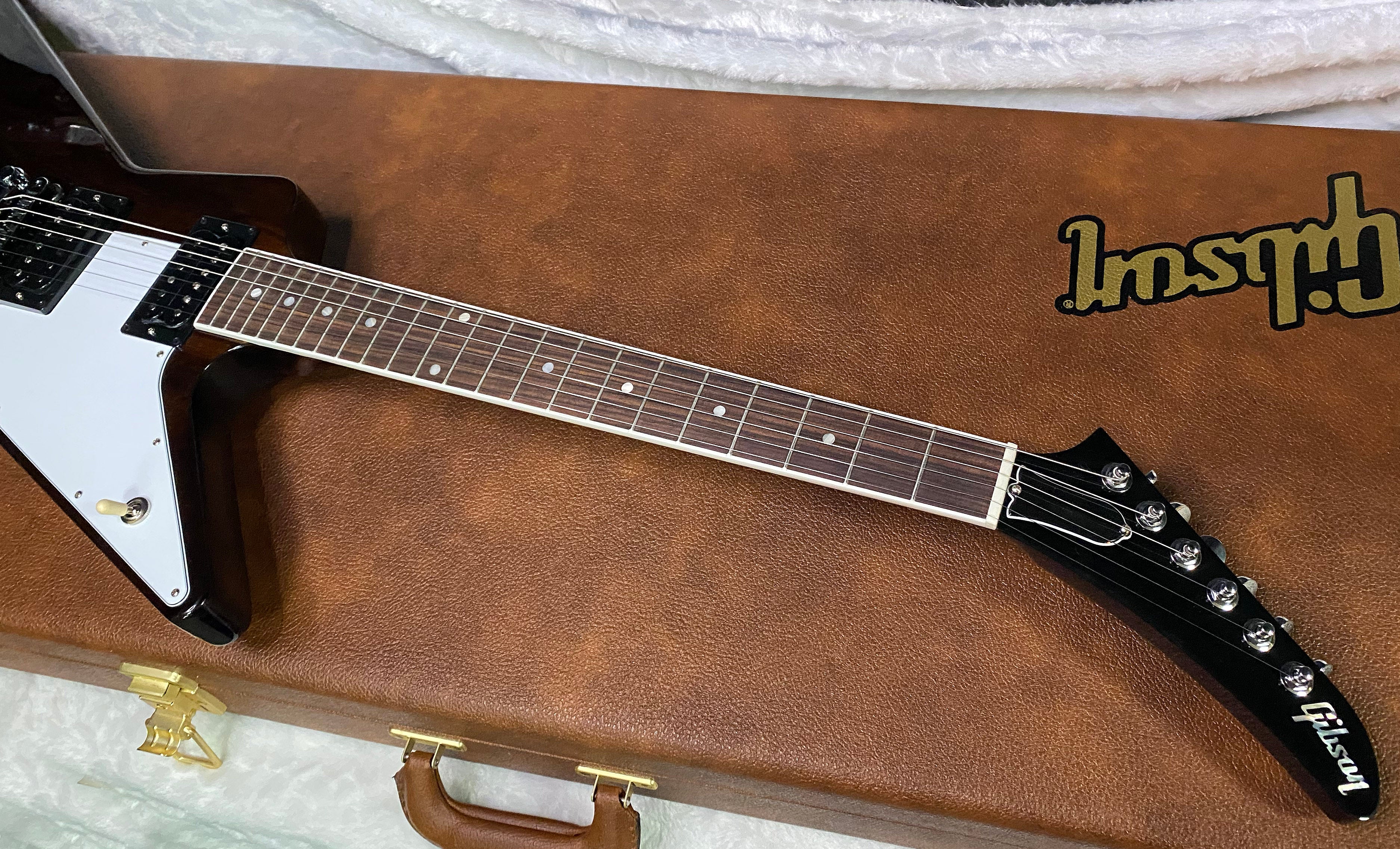 NEW! Gibson '70s Explorer - Dark Walnut - Authorized Dealer - Only 7.25lbs - G07321
