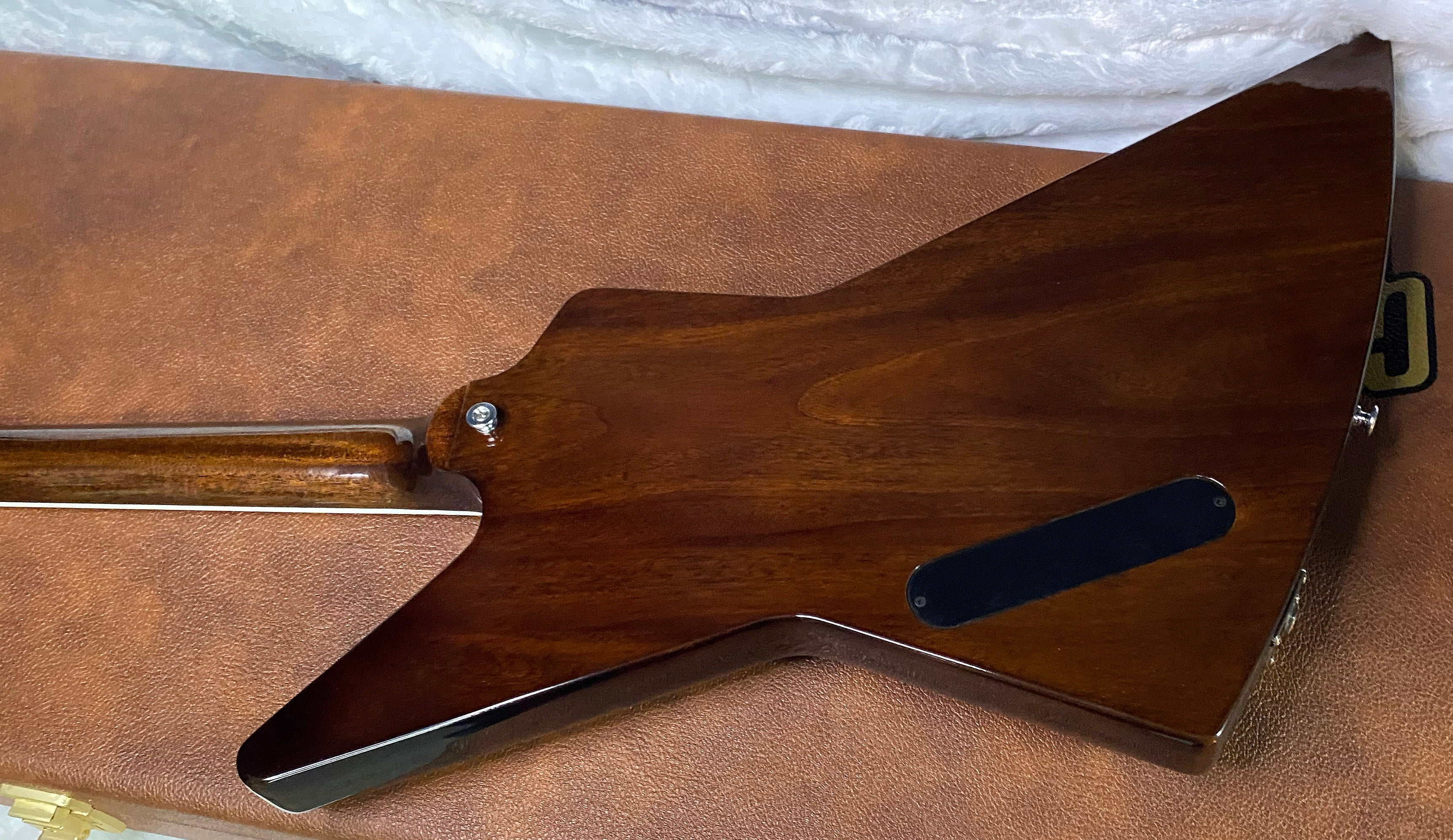 NEW! Gibson '70s Explorer - Dark Walnut - Authorized Dealer - Only 7.25lbs - G07321