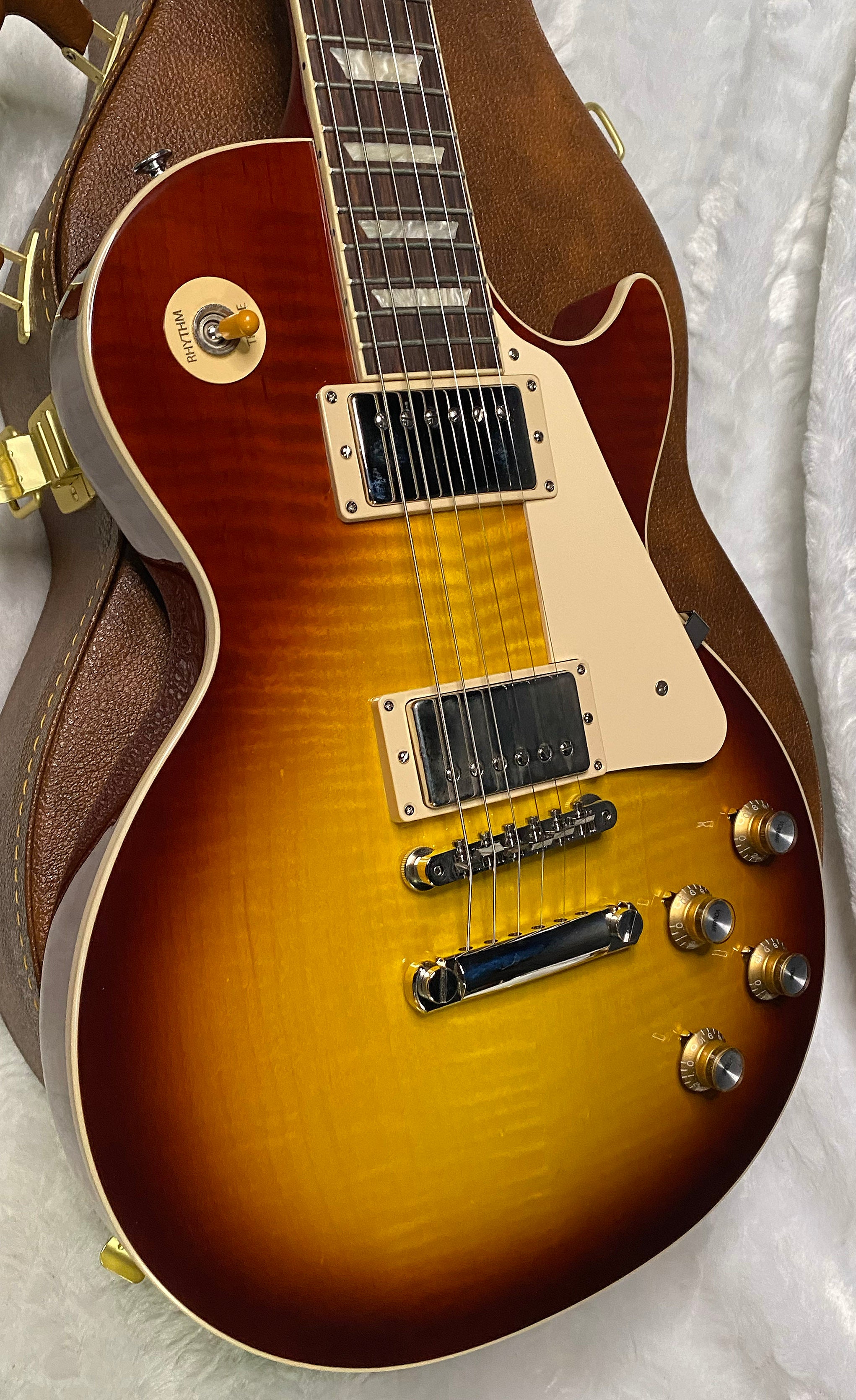 NEW! Gibson Les Paul 60's Standard Iced Tea - Authorized Dealer - Beautiful Curly Flame Maple Top - 9.35 lbs - G07289