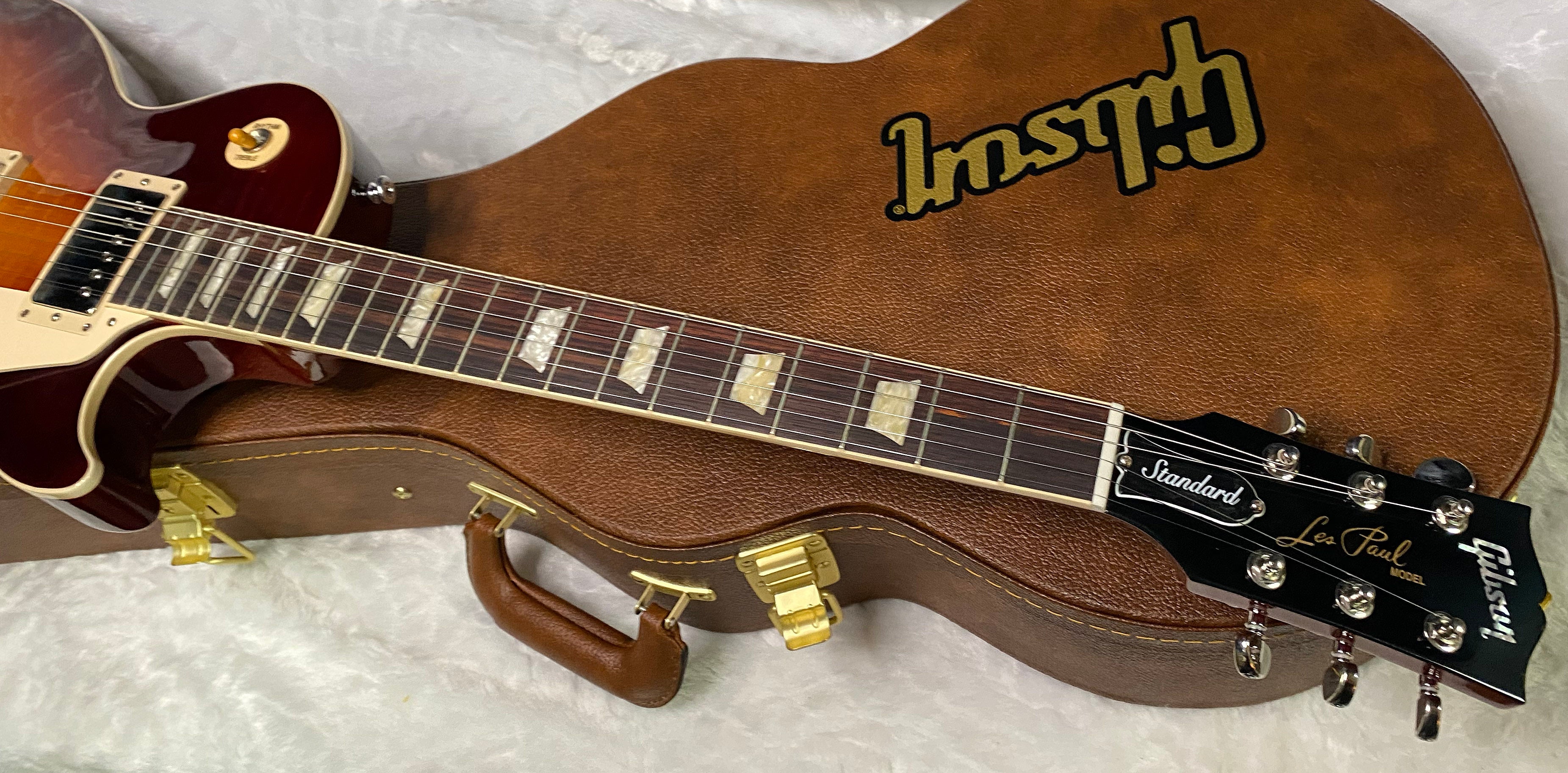 NEW! Gibson Les Paul Standard '60s Bourbon Burst - Curly Flame Maple Top - Authorized Dealer - 9.8 lbs - G07293