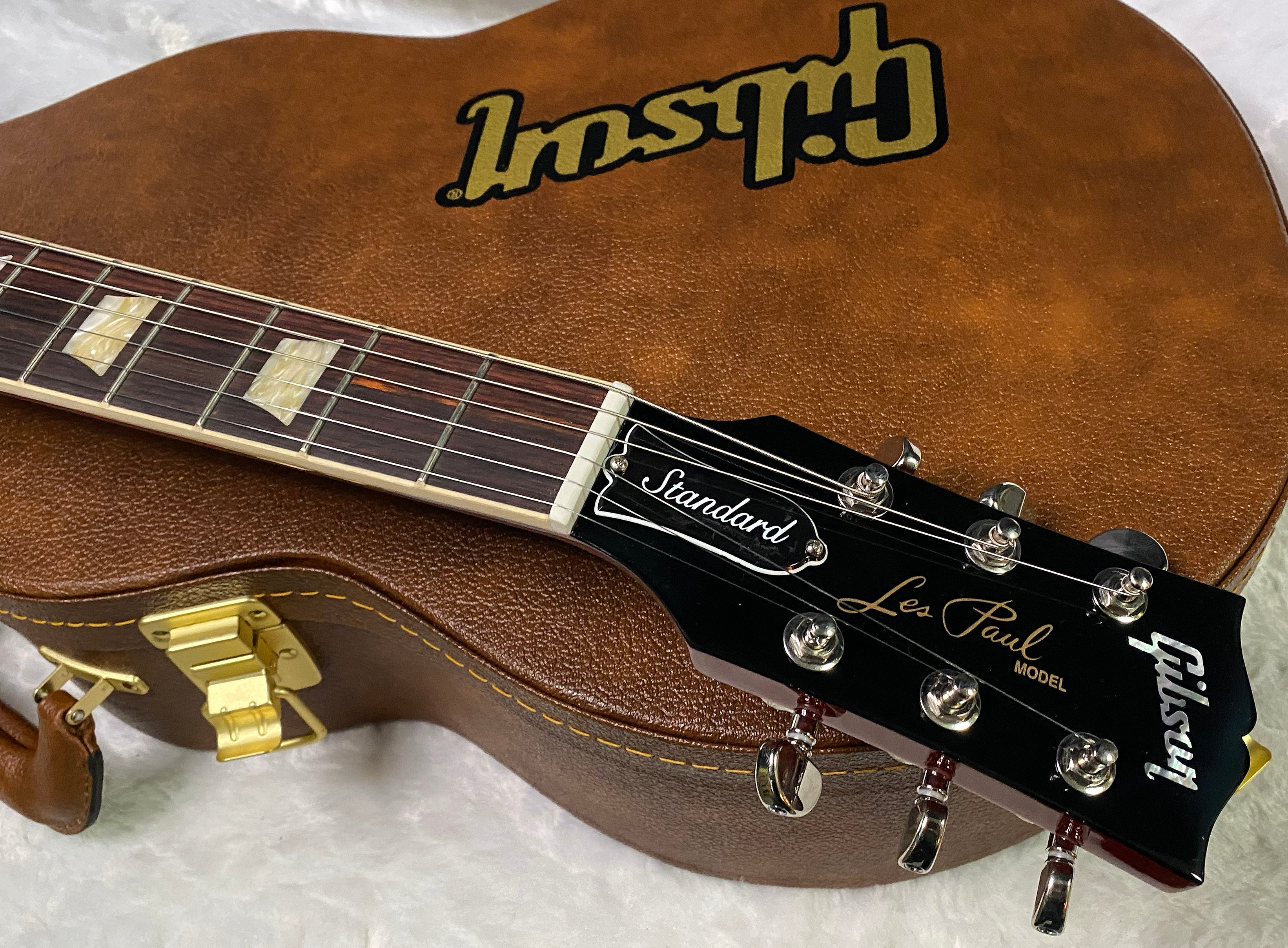 NEW! Gibson Les Paul Standard '60s Bourbon Burst - Curly Flame Maple Top - Authorized Dealer - 9.8 lbs - G07293
