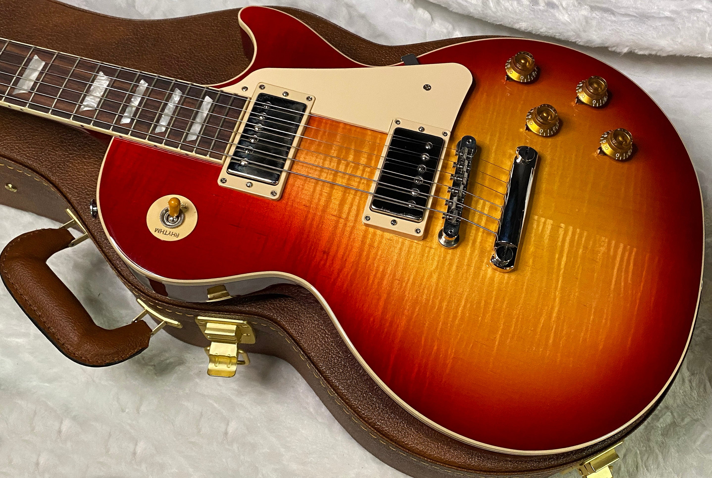 NEW ! Gibson Les Paul Standard '50s - Heritage Cherry Sunburst - Only 9.2 lbs - Authorized Dealer - G07265
