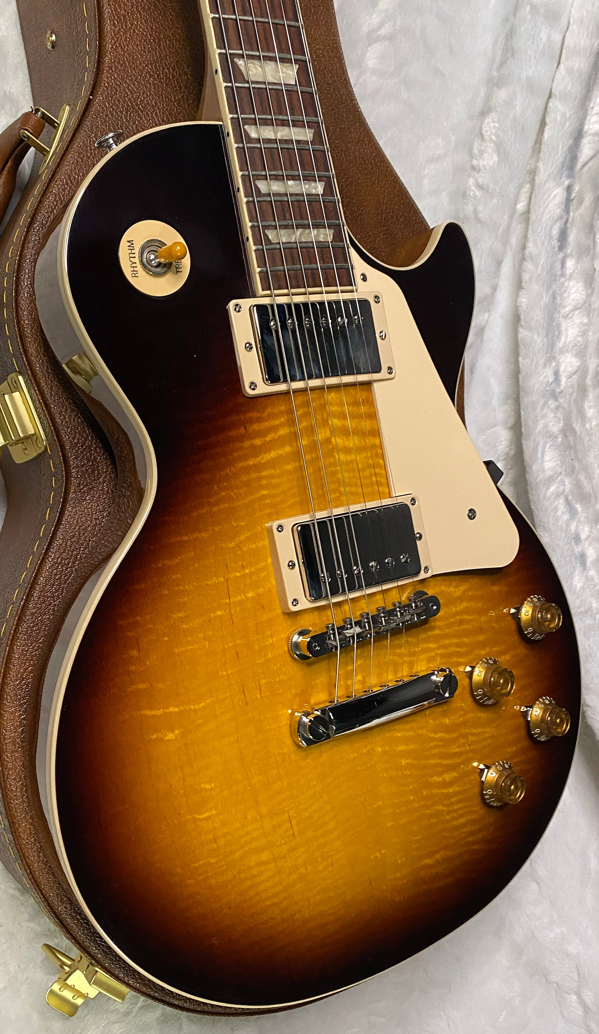NEW! ! Gibson Les Paul 50's Standard - Tobacco Sunburst - Beautiful Flame Maple Top - Authorized Dealer - 9.8 lbs - G07278