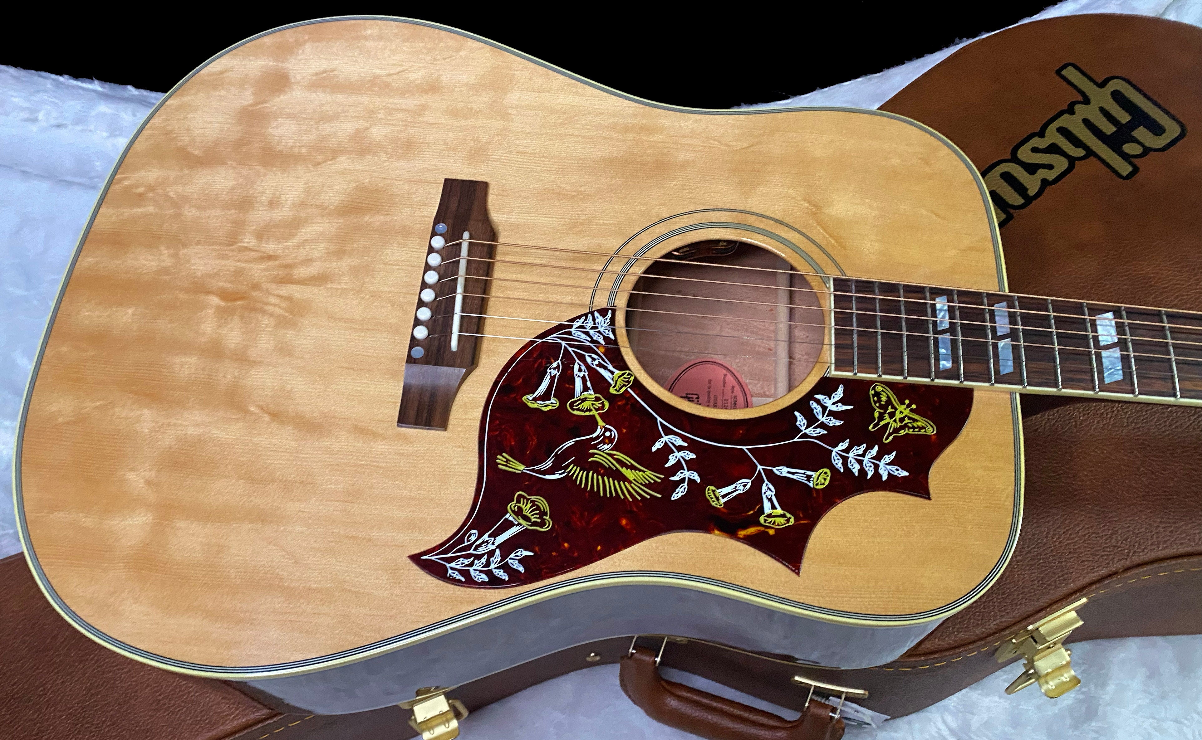 NEW ! Gibson Hummingbird Original - Antique Natural - Stunning Figured Spruce Top - WOW - 4.5 lbs - Acoustic Electric - Authorized Dealer - G07357
