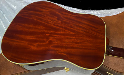 NEW ! Gibson Hummingbird Original - Antique Natural - Stunning Figured Spruce Top - WOW - 4.5 lbs - Acoustic Electric - Authorized Dealer - G07357