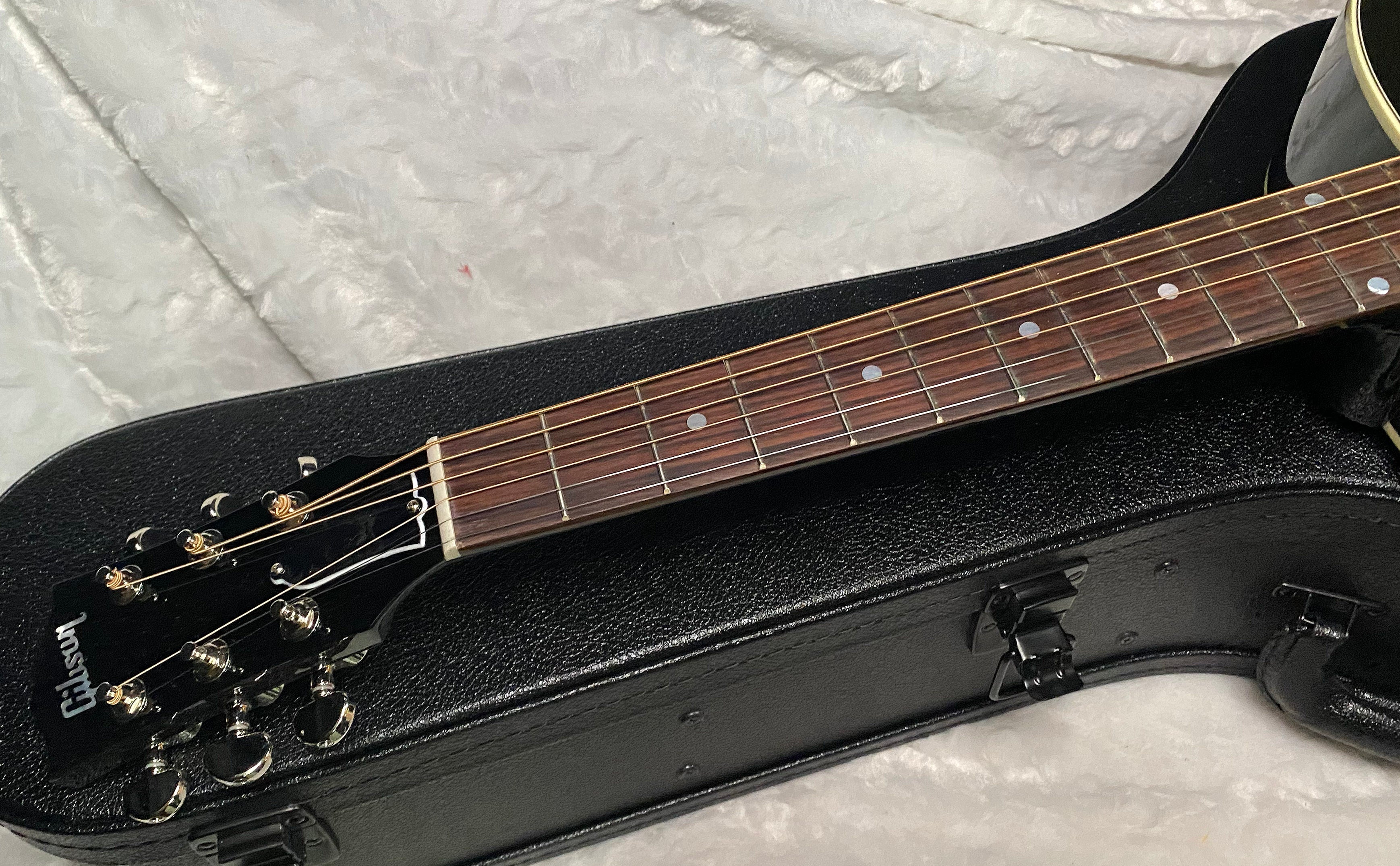 NEW! Gibson J-45 Standard Acoustic Electric Guitar - Left Handed - Vintage Sunburst - Authorized Dealer - 4.6 lbs - G07359