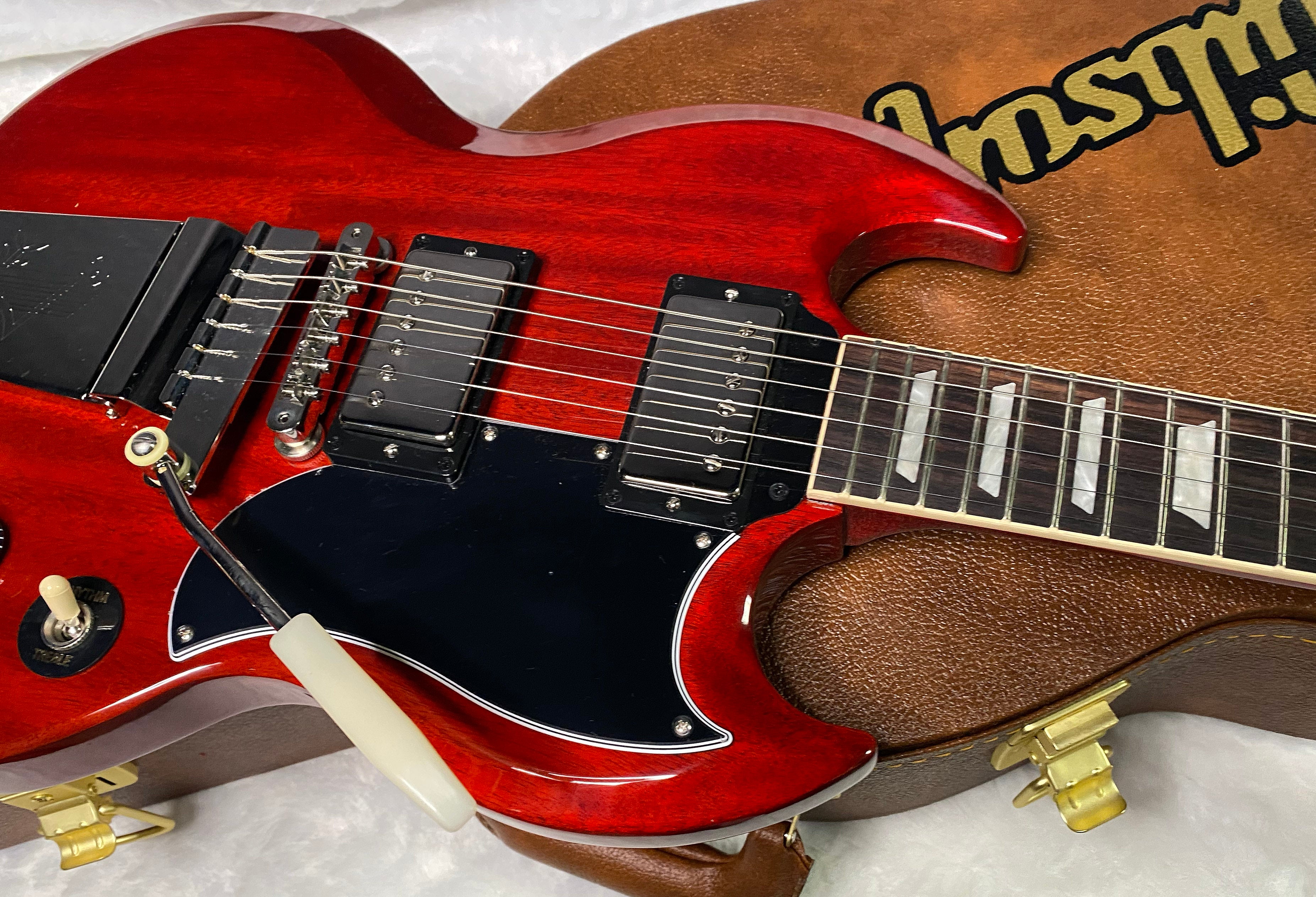 NEW! Gibson SG Standard '61 Maestro Vibrola Vintage Cherry - 7.9 lbs - Authorized Dealer! G07370