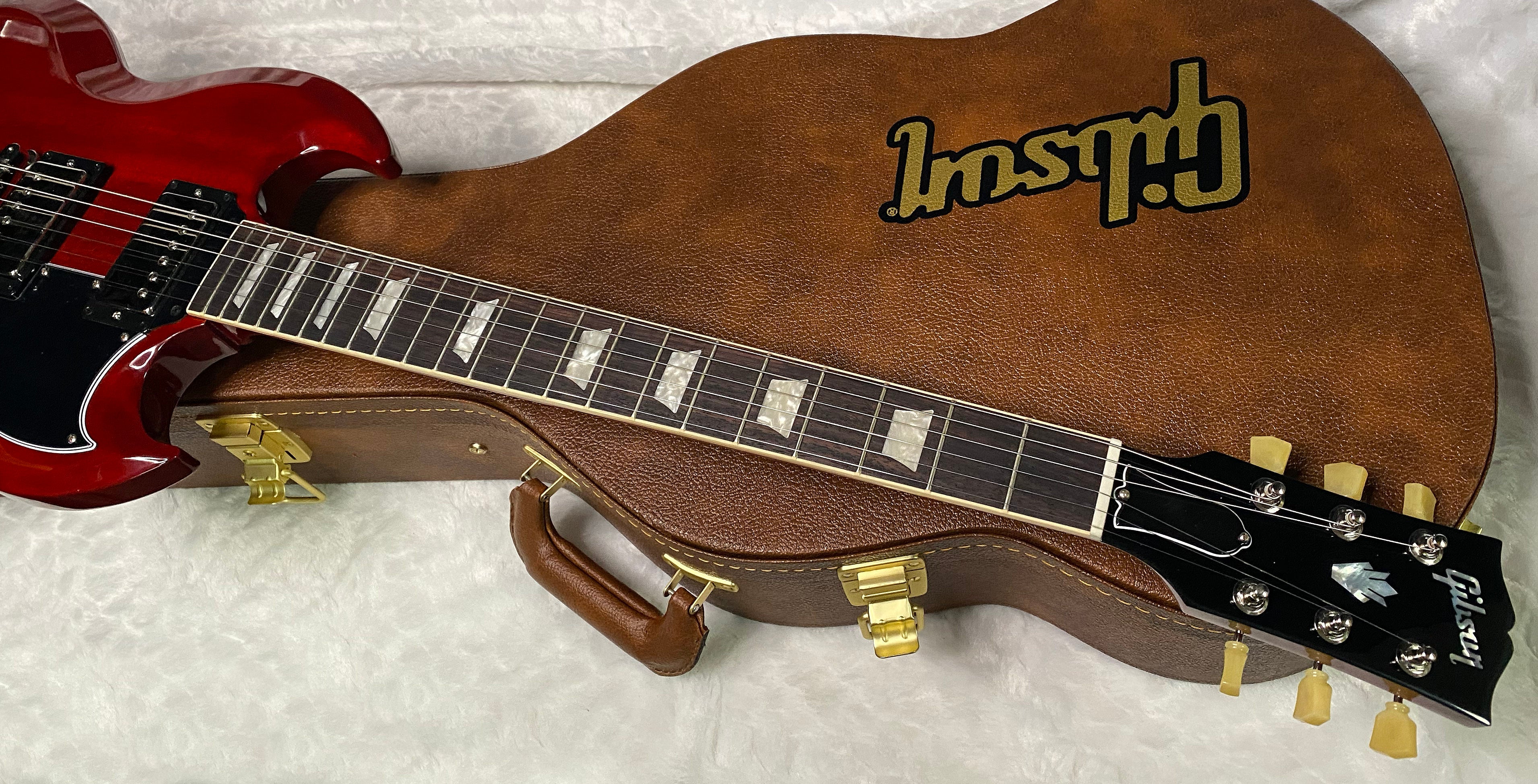 NEW! Gibson SG Standard '61 Maestro Vibrola Vintage Cherry - 7.9 lbs - Authorized Dealer! G07370