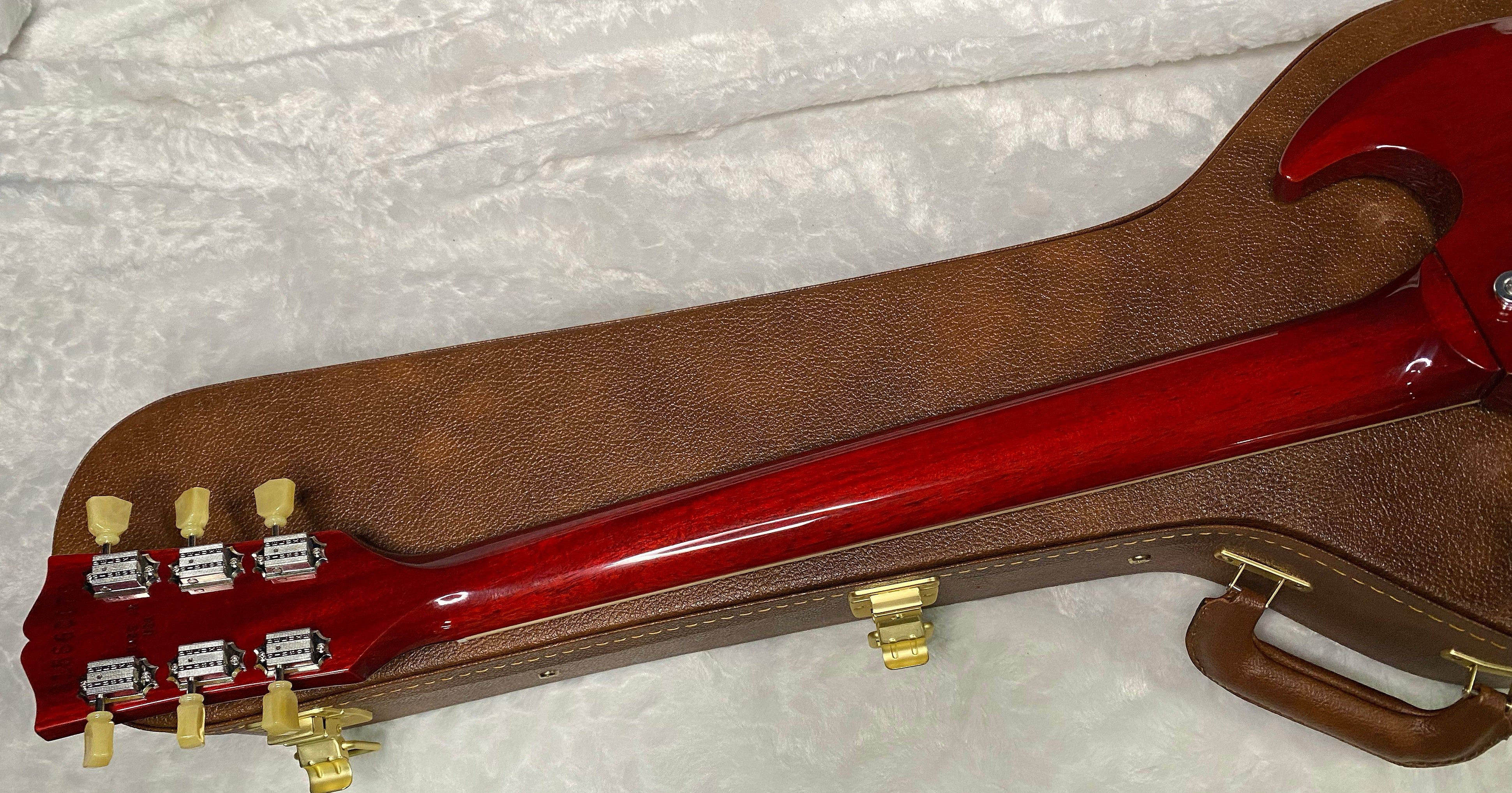NEW! Gibson SG Standard '61 Maestro Vibrola Vintage Cherry - 7.9 lbs - Authorized Dealer! G07370