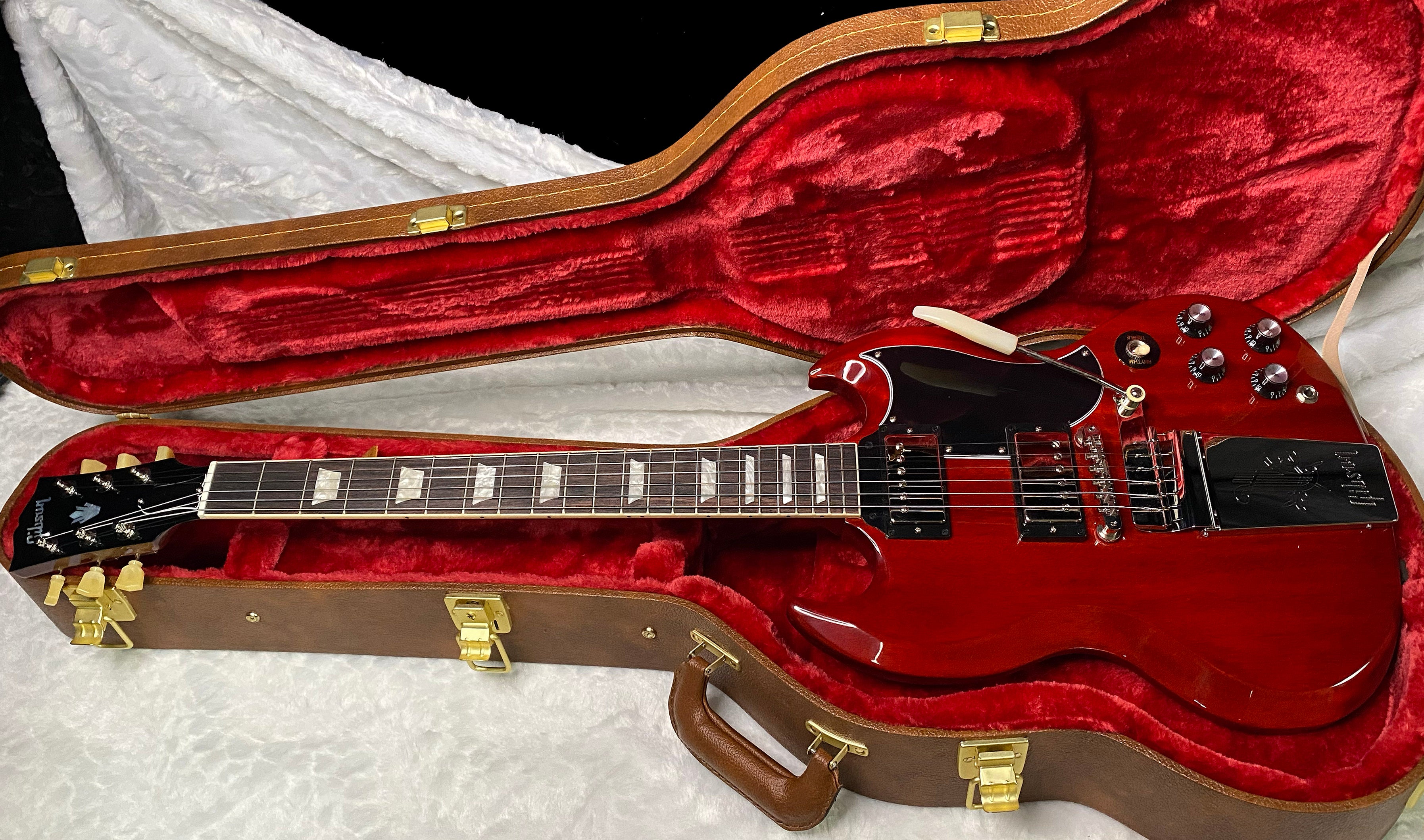 NEW! Gibson SG Standard '61 Maestro Vibrola Vintage Cherry - 7.9 lbs - Authorized Dealer! G07370