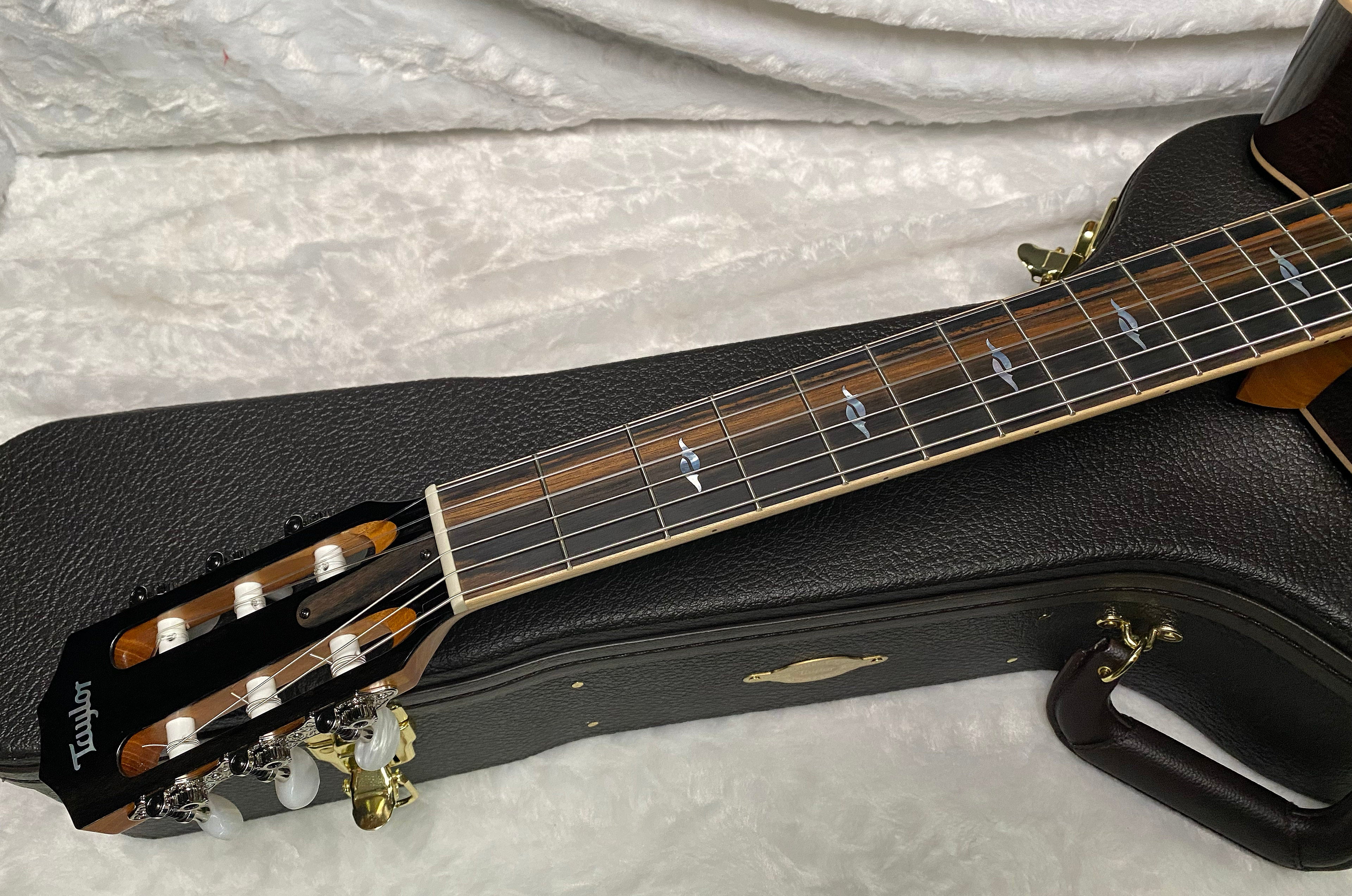 NEW ! Taylor 814ce-N Nylon Classical Acoustic-Electric Guitar - Natural Gloss - 4.2lbs - Authorized Dealer