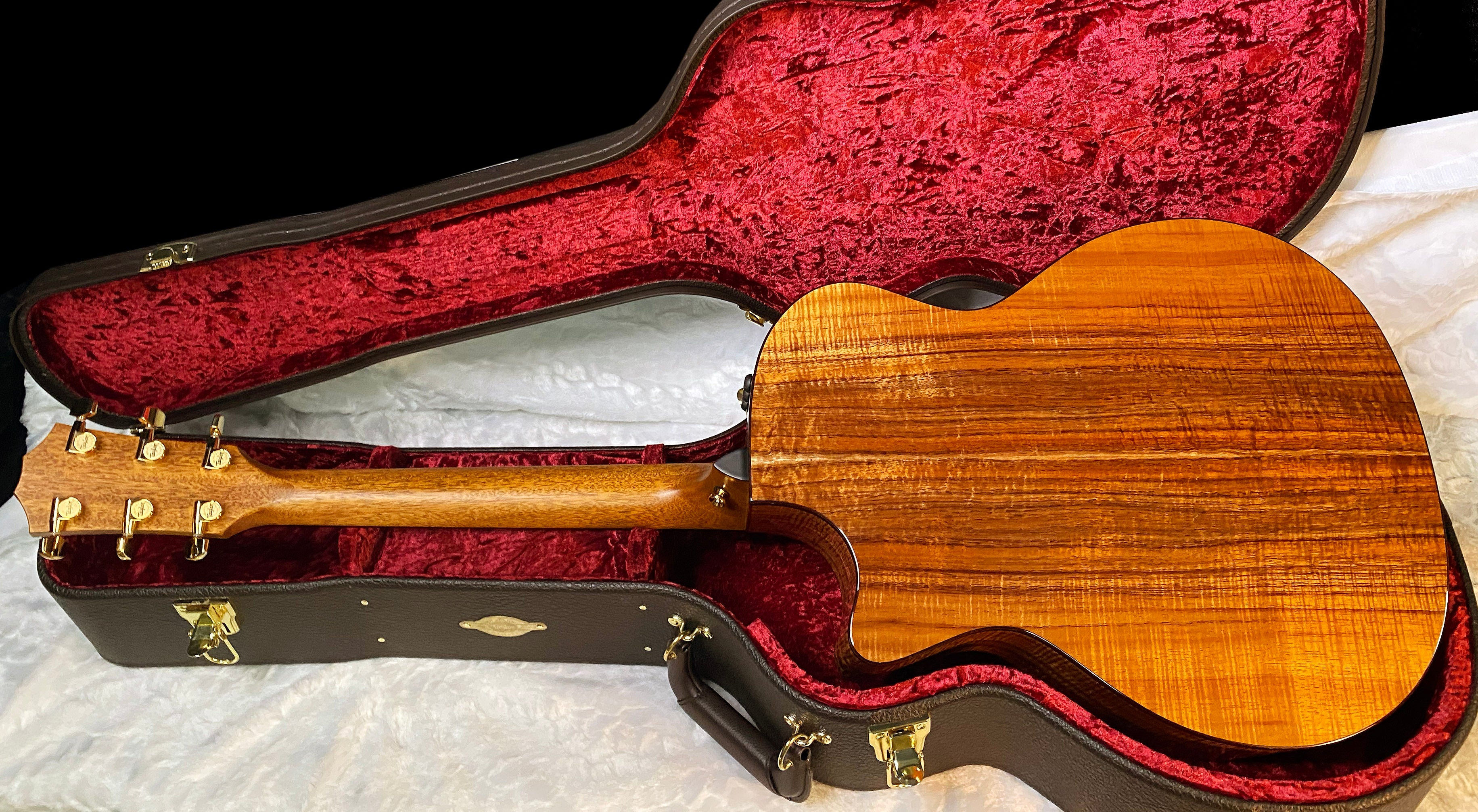 NEW! Taylor Custom 724ce Acoustic-Electric Guitar - Natural Gloss - AAAAA Hand Picked Koa - WOW! Authorized Dealer - G05891