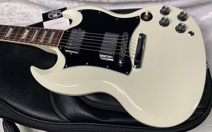 NEW ! Gibson SG Standard - Classic White Finish - Original Gibson Leather Gig Bag - Authorized Dealer - Only 6.7lbs - G07306