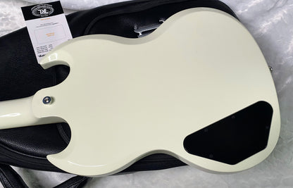NEW ! Gibson SG Standard - Classic White Finish - Original Gibson Leather Gig Bag - Authorized Dealer - Only 6.7lbs - G07306