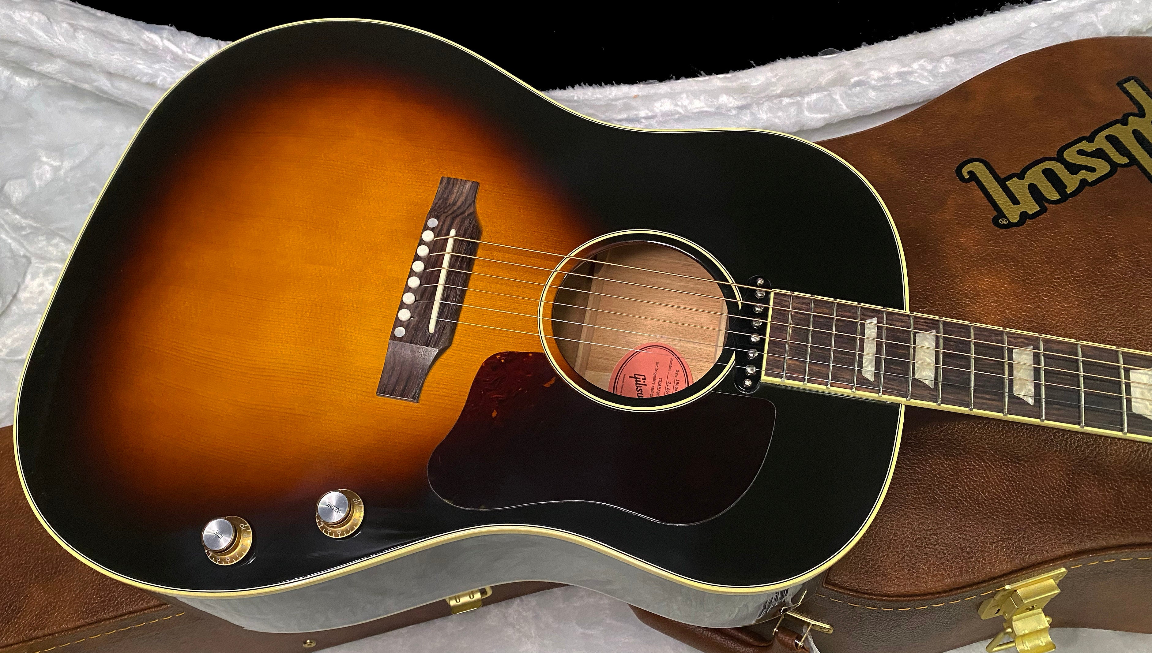 NEW ! Gibson J-160E Original - Vintage Sunburst - 4.4 lbs - Authorized Dealer - In Stock - G07353