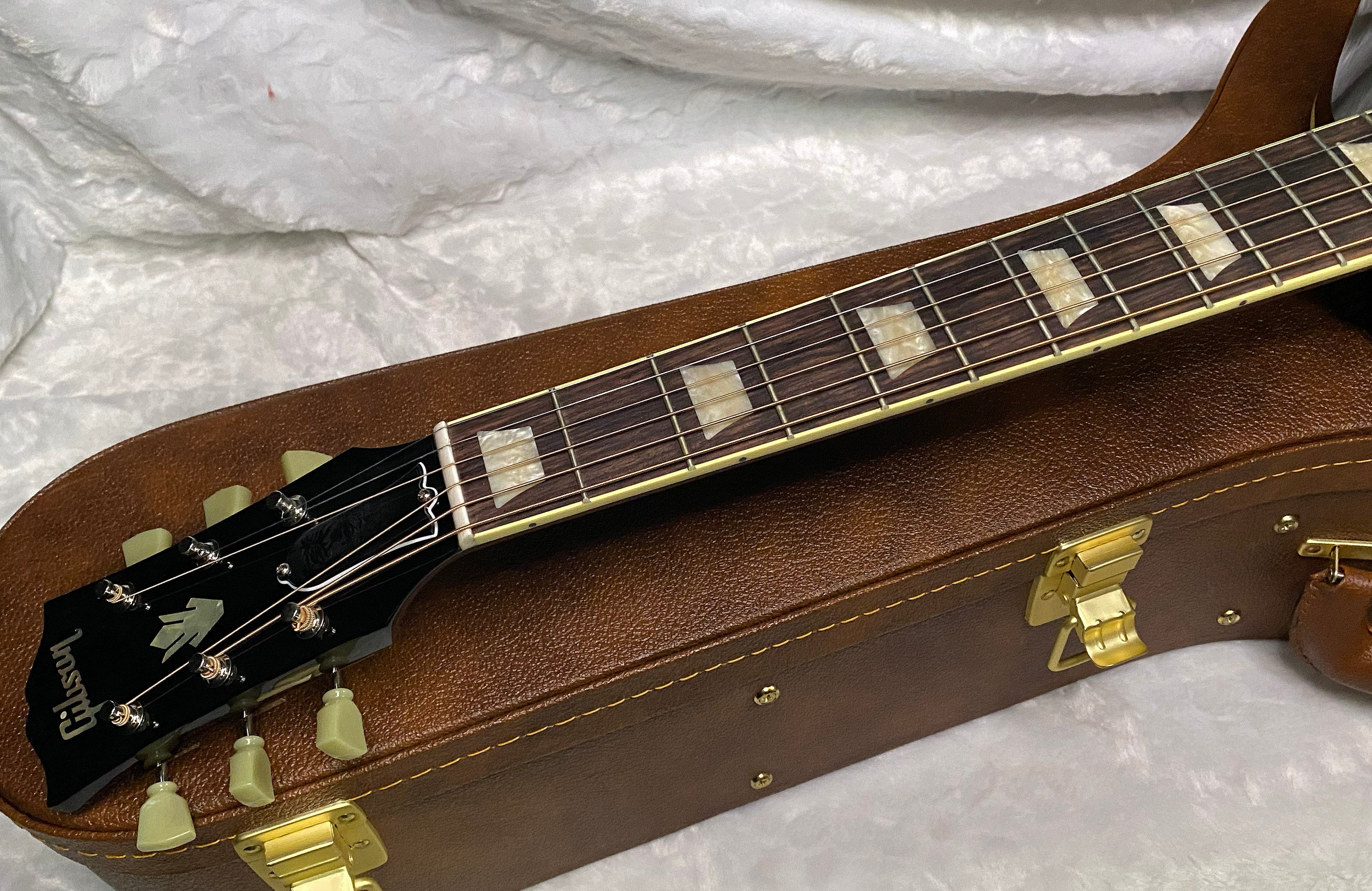 NEW ! Gibson J-160E Original - Vintage Sunburst - 4.4 lbs - Authorized Dealer - In Stock - G07353