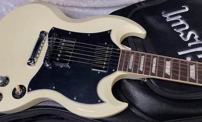 NEW ! Gibson SG Standard - Classic White Finish - Original Gibson Leather Gig Bag - Authorized Dealer - Only 6.75 lbs - G06716