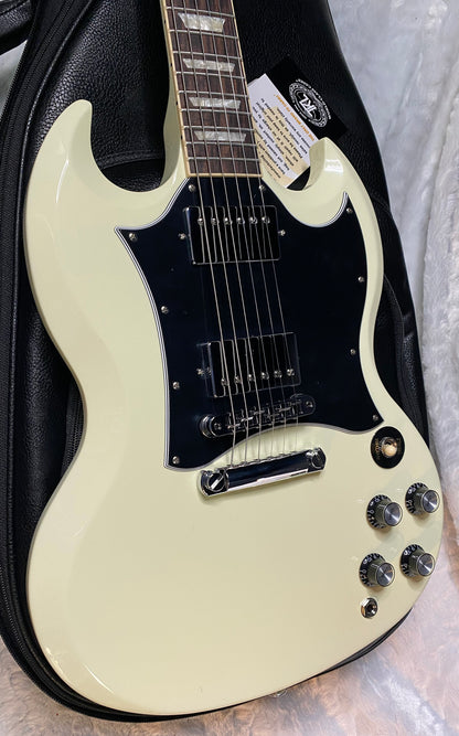 NEW ! Gibson SG Standard - Classic White Finish - Original Gibson Leather Gig Bag - Authorized Dealer - Only 6.75 lbs - G06716
