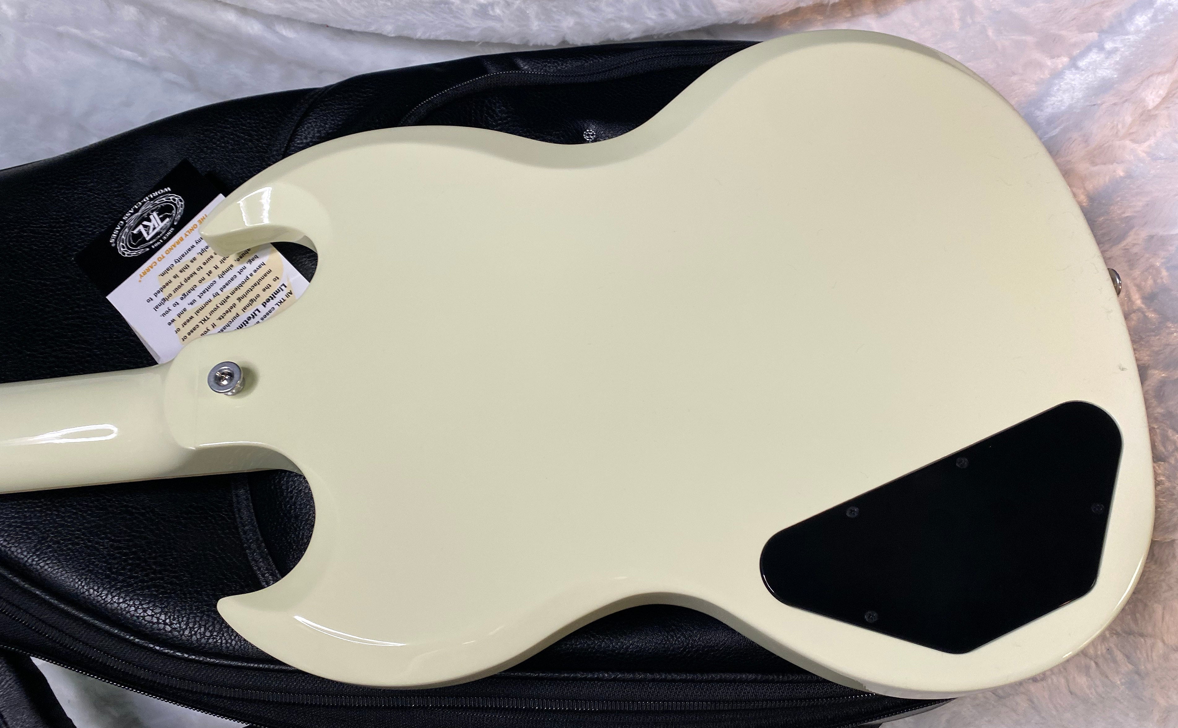 NEW ! Gibson SG Standard - Classic White Finish - Original Gibson Leather Gig Bag - Authorized Dealer - Only 6.75 lbs - G06716
