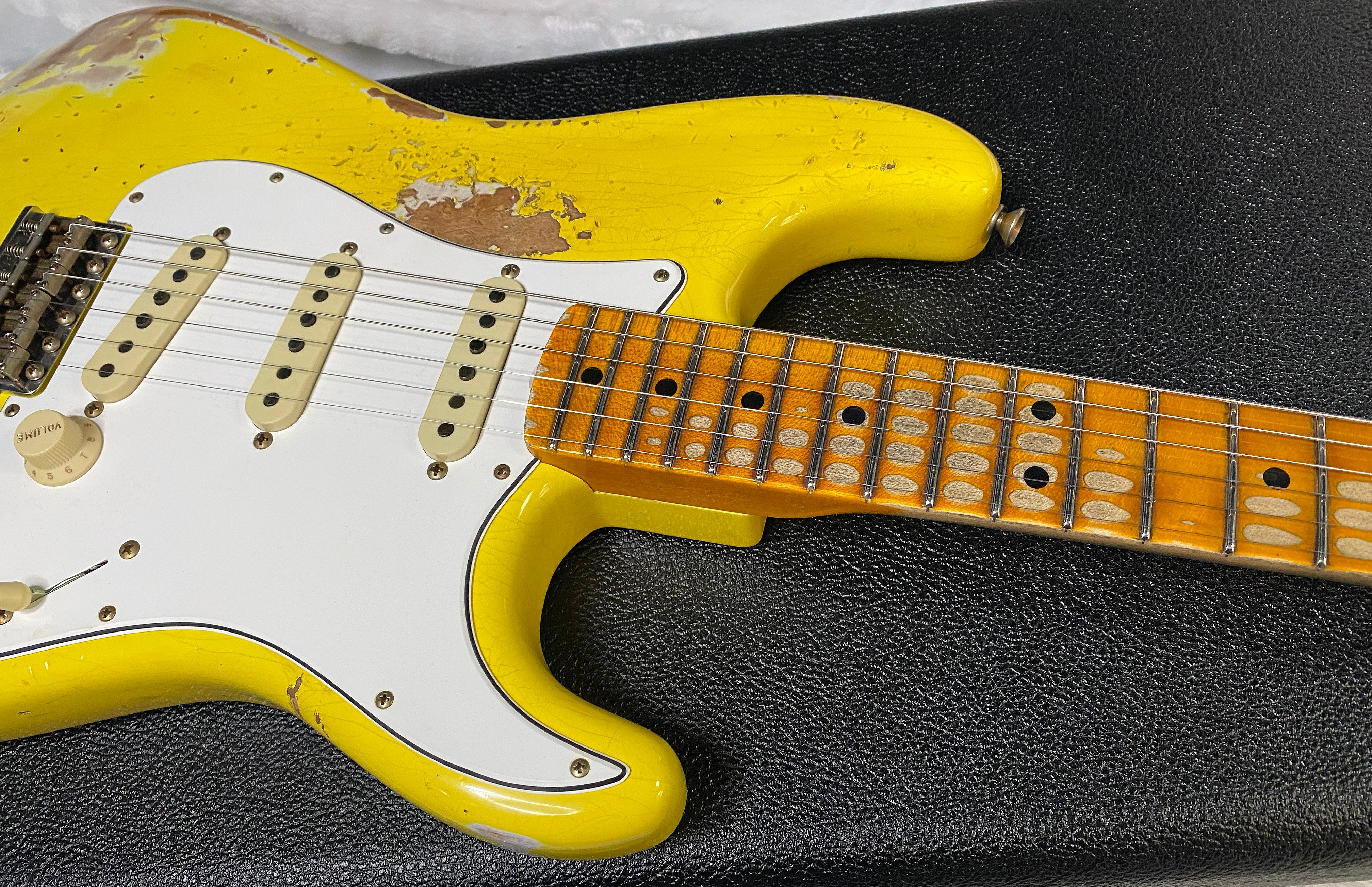 NEW! Fender Custom Shop Special Run '69 Stratocaster Heavy Relic - Handwound P/U's - Aged Graffiti Yellow - Reverse Headstock - 7.7lbs - Authorized Dealer - One OFF! SUPER RARE! G06753