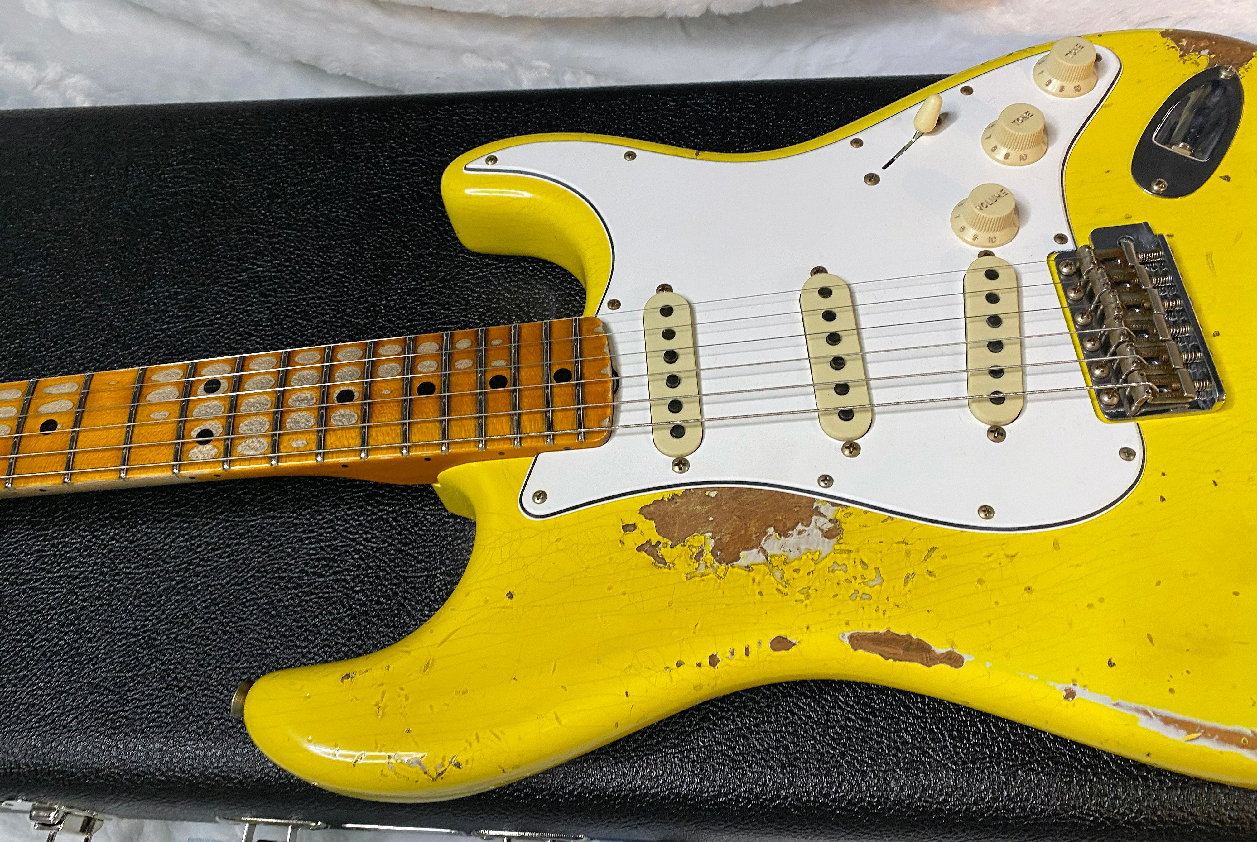 NEW! Fender Custom Shop Special Run '69 Stratocaster Heavy Relic - Handwound P/U's - Aged Graffiti Yellow - Reverse Headstock - 7.7lbs - Authorized Dealer - One OFF! SUPER RARE! G06753