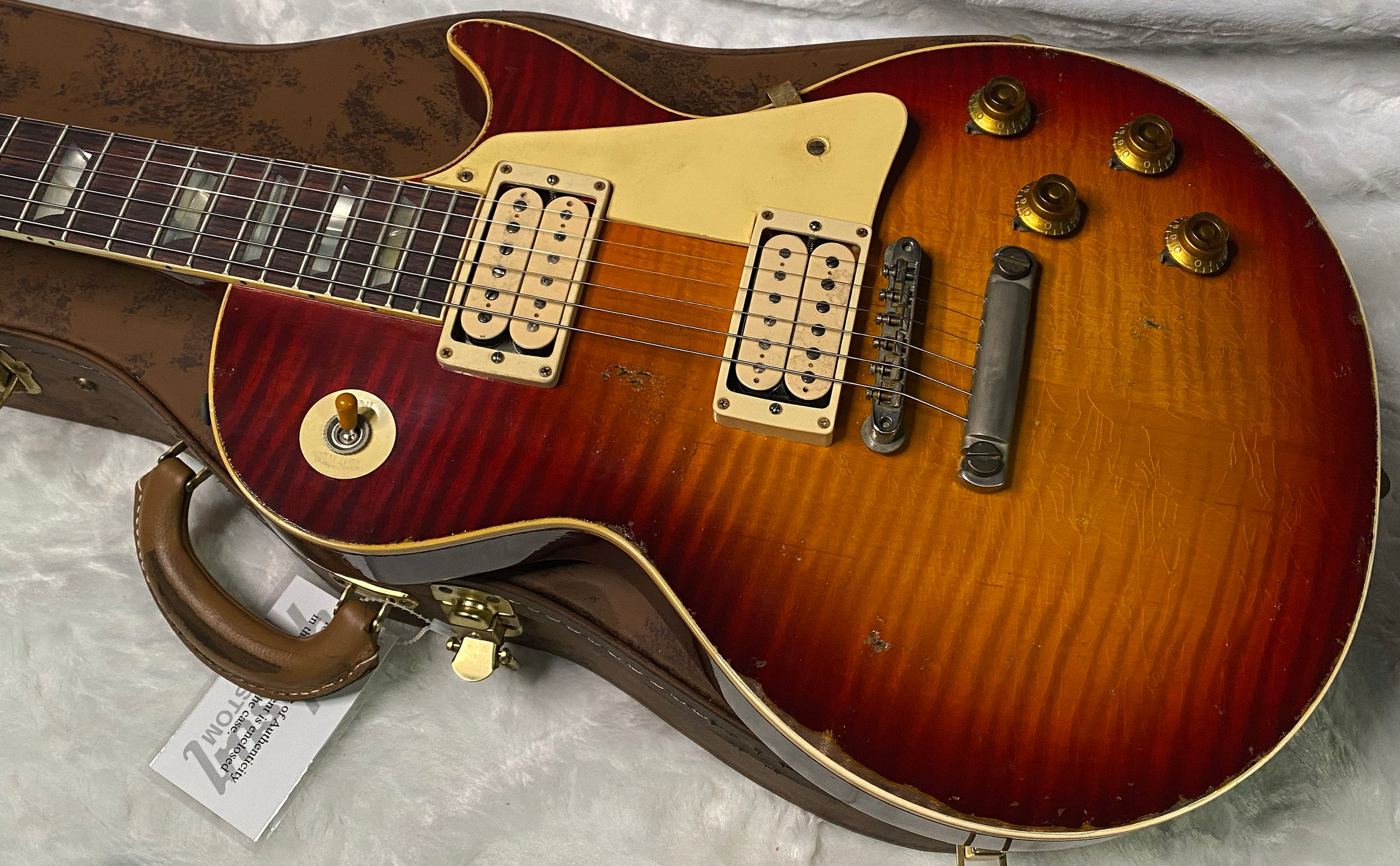 NEW! Gibson Custom 1959 Les Paul Standard Resissue - One Off - Ultra Heavy Aged - Murphy Lab - Factory Burst - Authorized Dealer - ONLY 8lbs!!!! - G07379