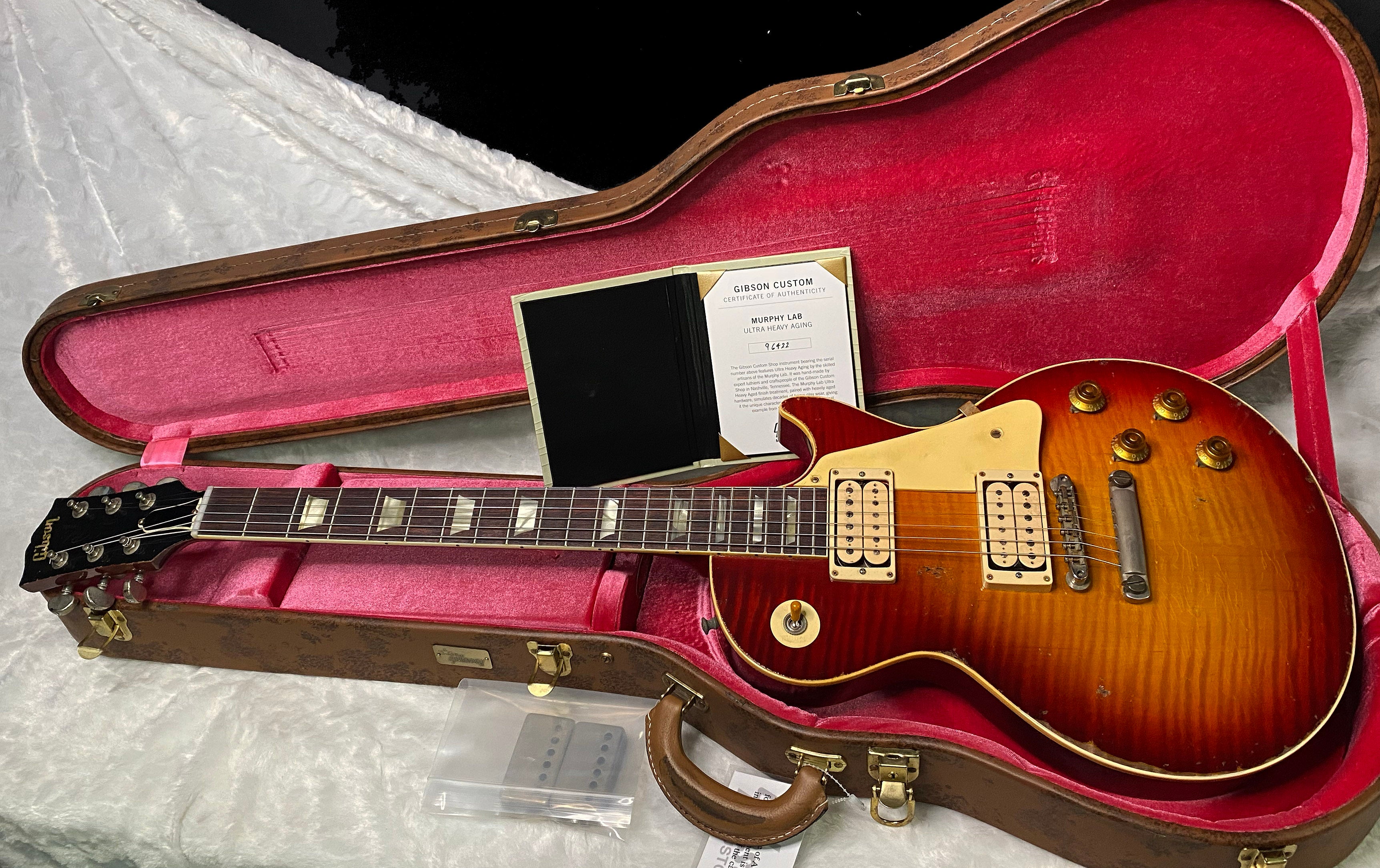 NEW! Gibson Custom 1959 Les Paul Standard Resissue - One Off - Ultra Heavy Aged - Murphy Lab - Factory Burst - Authorized Dealer - ONLY 8lbs!!!! - G07379
