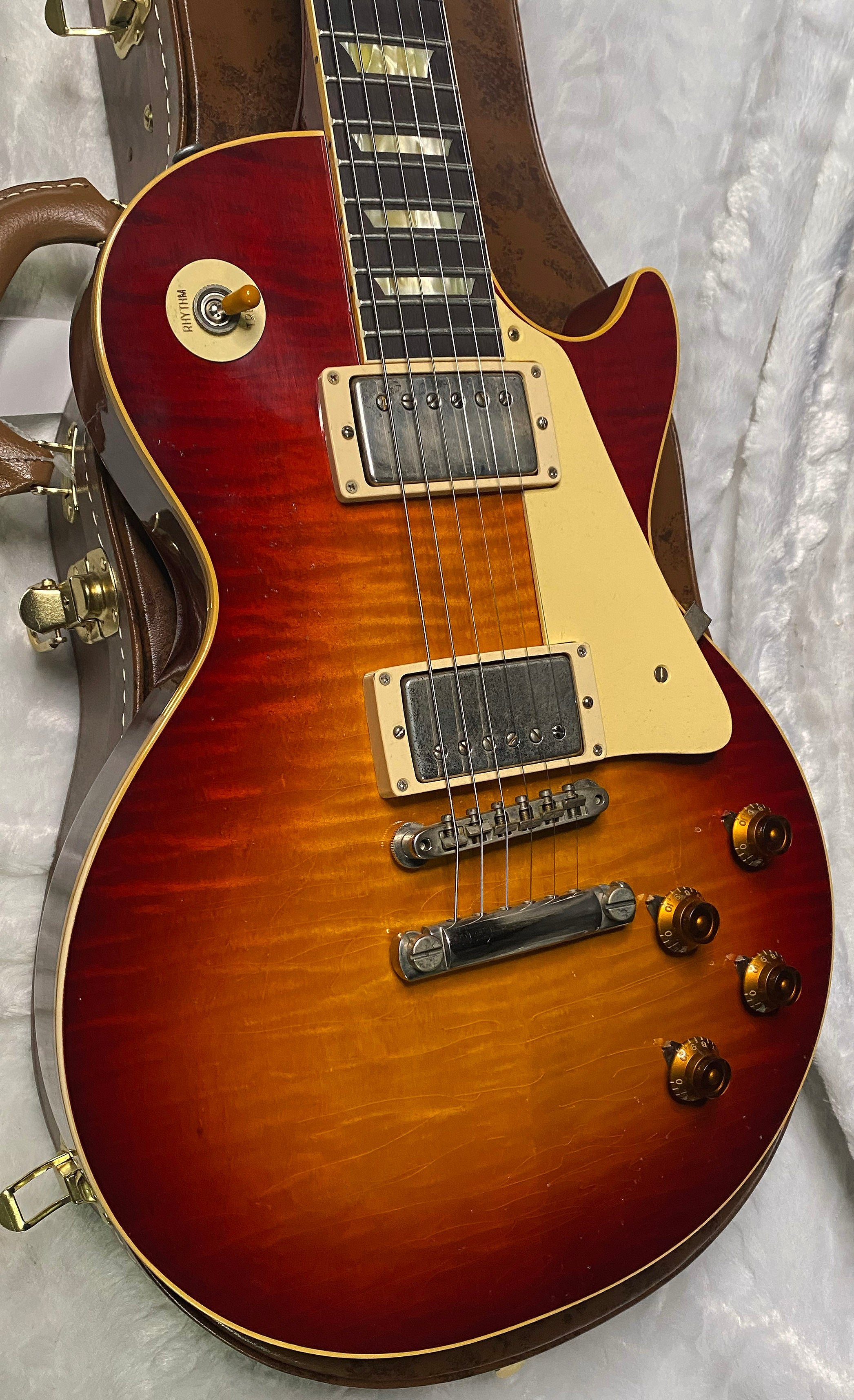 NEW! Gibson Custom Shop 1959 Les Paul Standard Murphy Lab Light Aged - Dark Cherry - Only 8.55 lbs - One Off! Dealer Select - Authorized Dealer - G07378