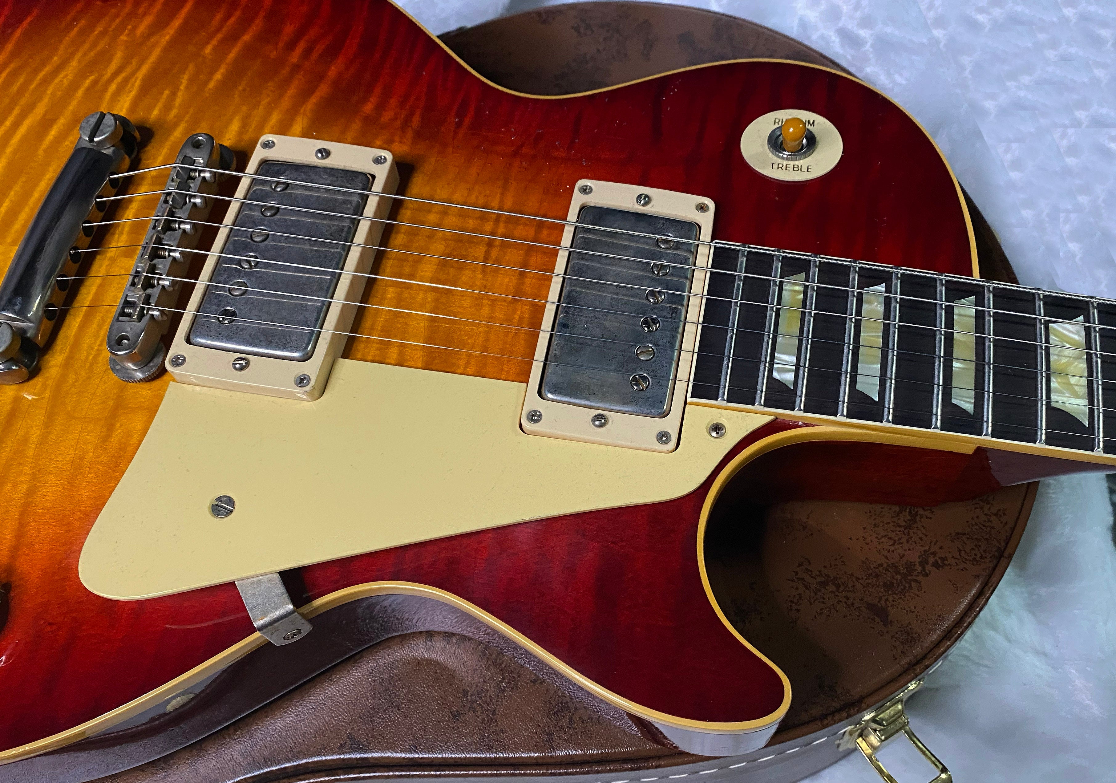 NEW! Gibson Custom Shop 1959 Les Paul Standard Murphy Lab Light Aged - Dark Cherry - Only 8.55 lbs - One Off! Dealer Select - Authorized Dealer - G07378