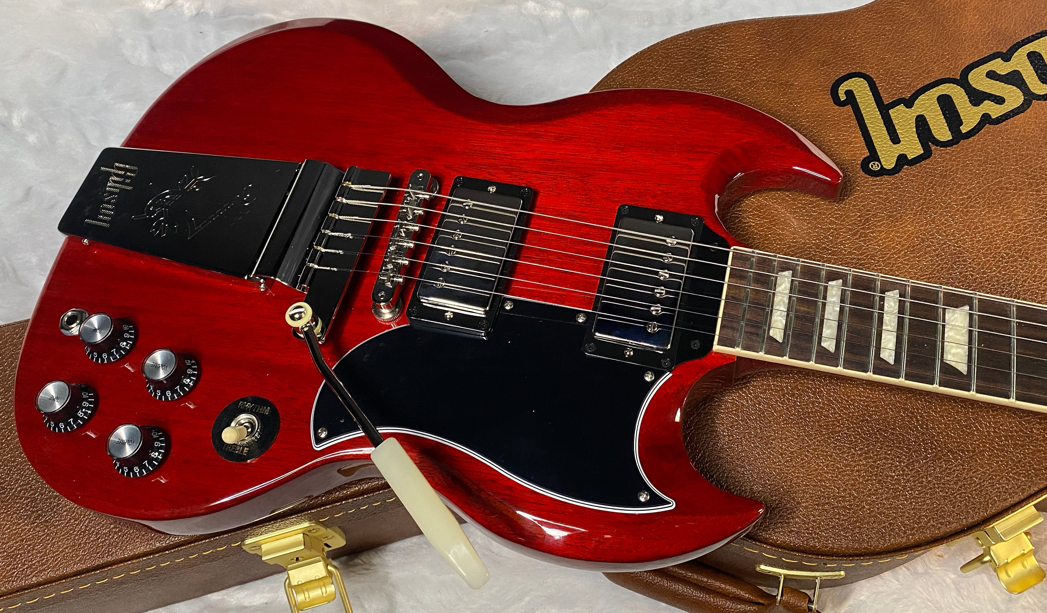 NEW! Gibson SG Standard '61 Maestro Vibrola Vintage Cherry - Only 7.1 lbs - Authorized Dealer! G06709