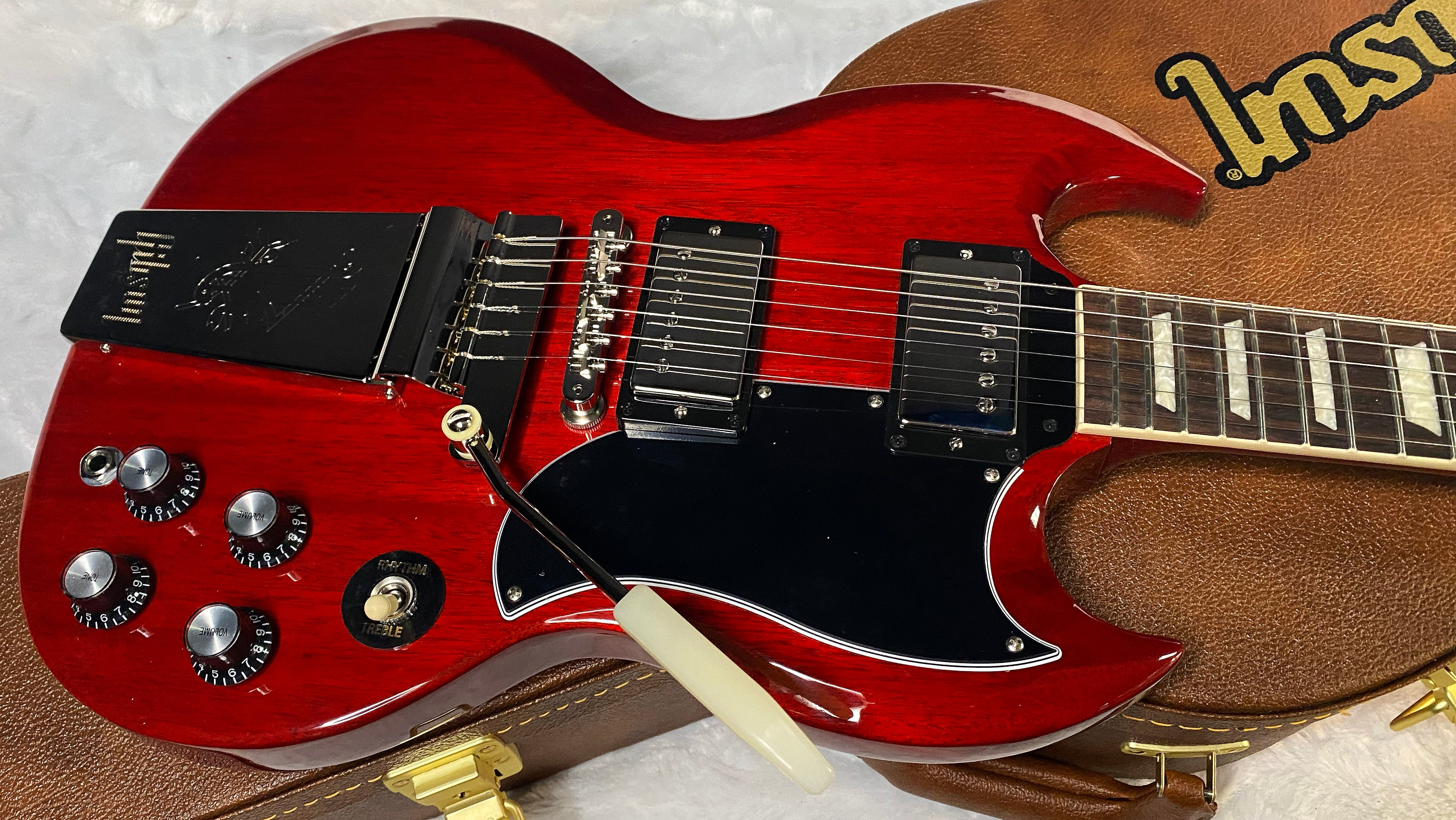 NEW! Gibson SG Standard '61 Maestro Vibrola Vintage Cherry - Only 7.1 lbs - Authorized Dealer! G06709