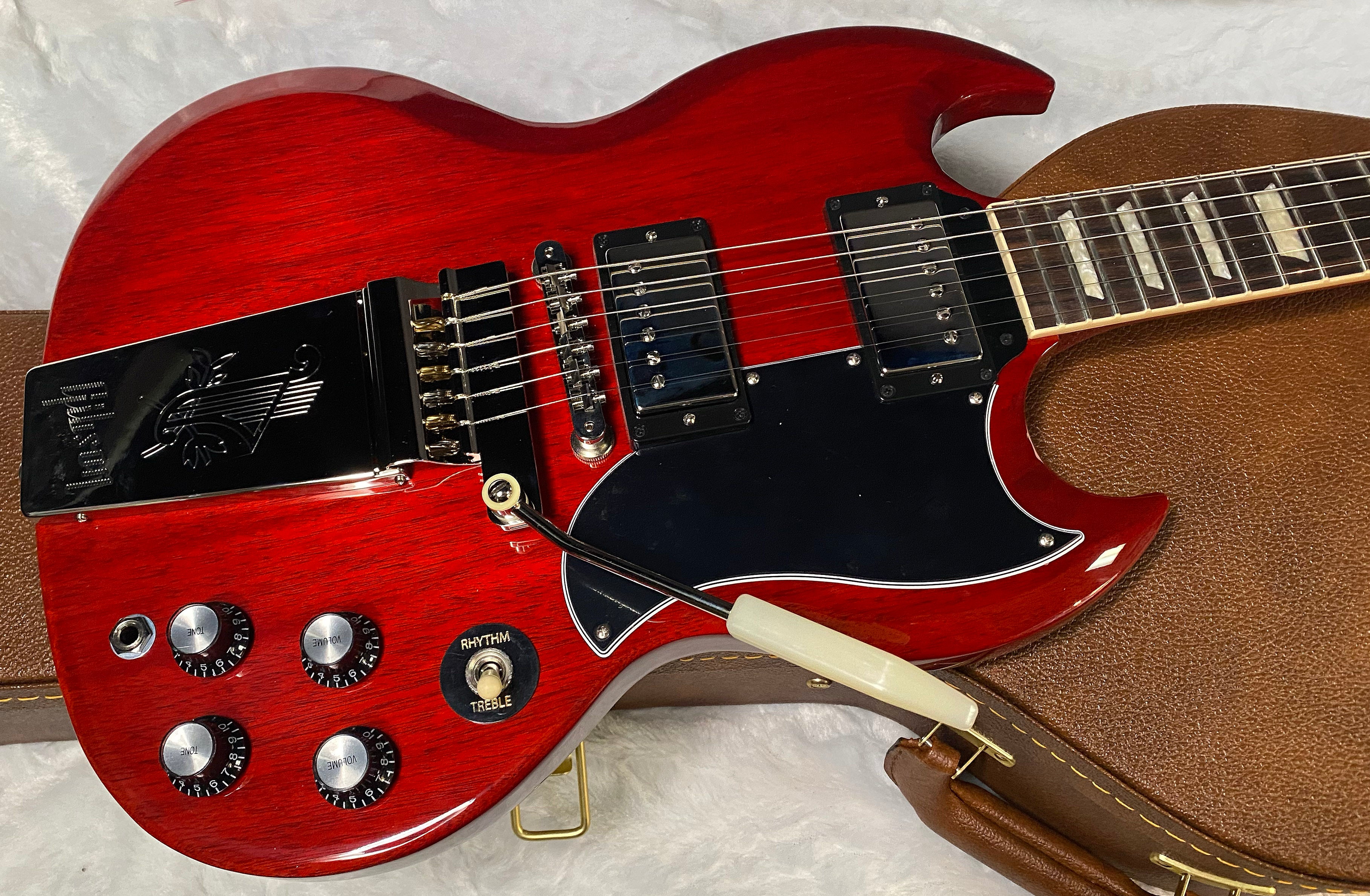NEW! Gibson SG Standard '61 Maestro Vibrola Vintage Cherry - Only 7.1 lbs - Authorized Dealer! G06709