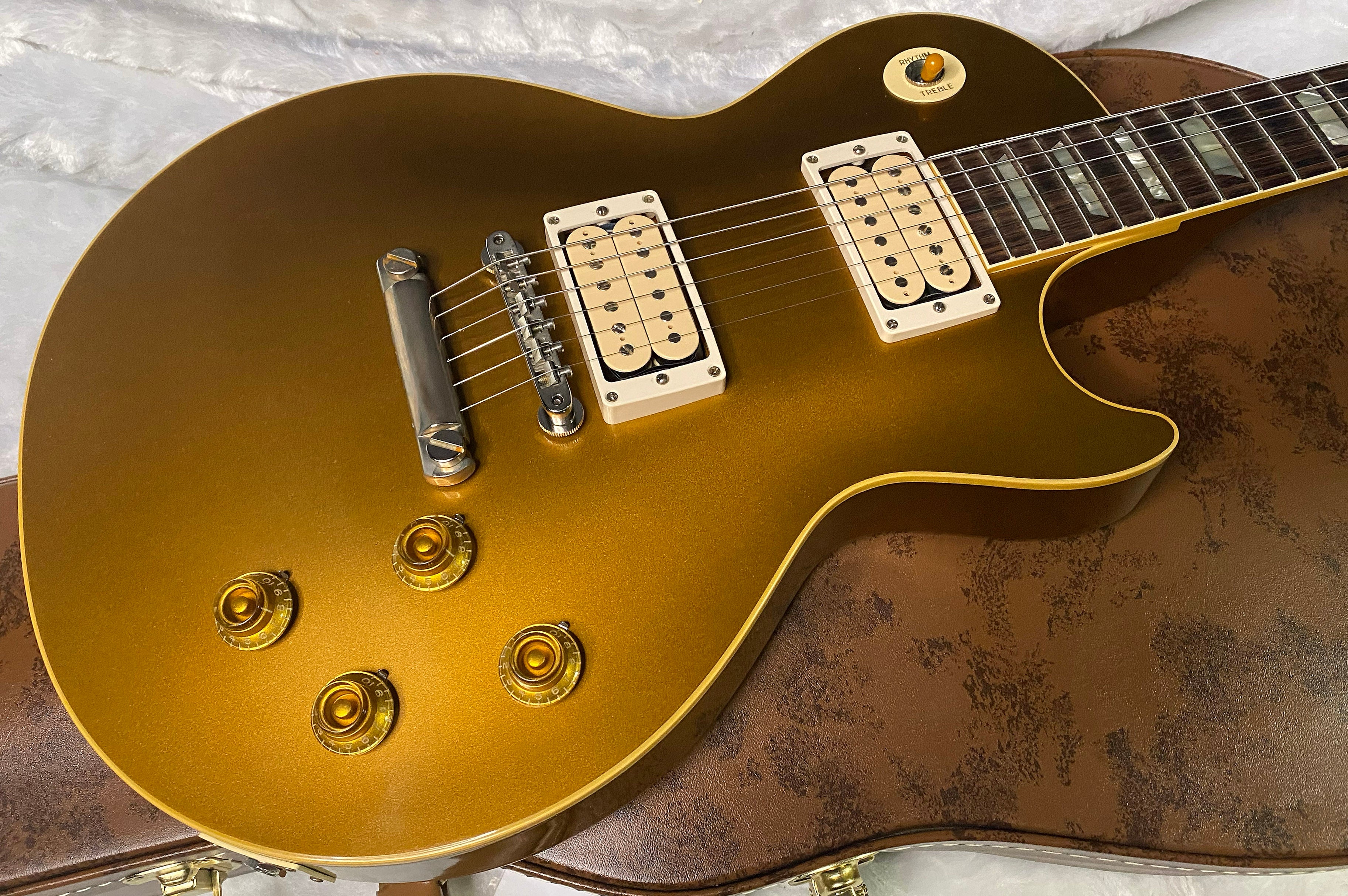 MINT! Gibson Custom Shop '57 Les Paul ALL OVER Double Gold Reissue - VOS - Uncovered Double White Pick-Ups - Authorized Dealer - Only 8.25 lbs - G07383