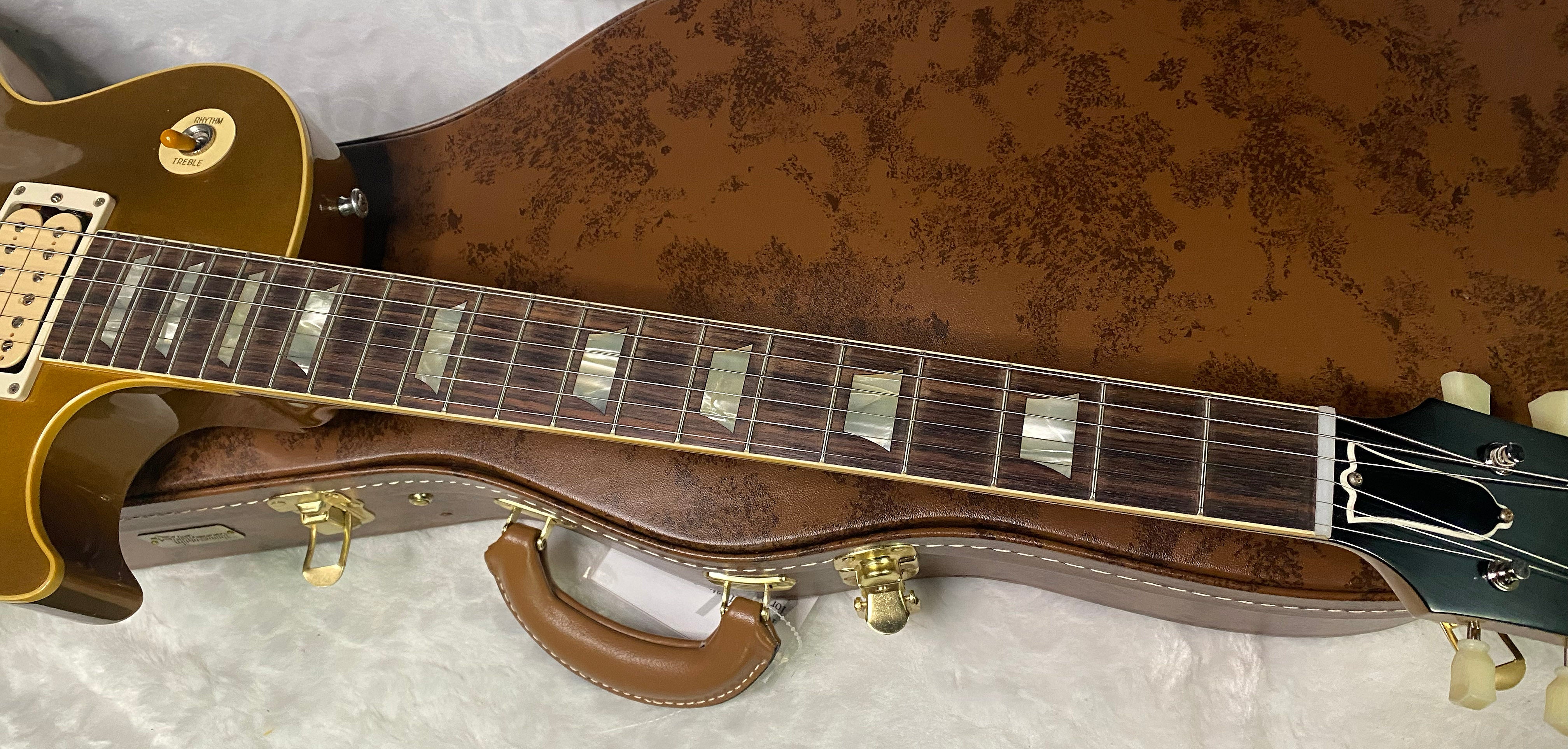 MINT! Gibson Custom Shop '57 Les Paul ALL OVER Double Gold Reissue - VOS - Uncovered Double White Pick-Ups - Authorized Dealer - Only 8.25 lbs - G07383