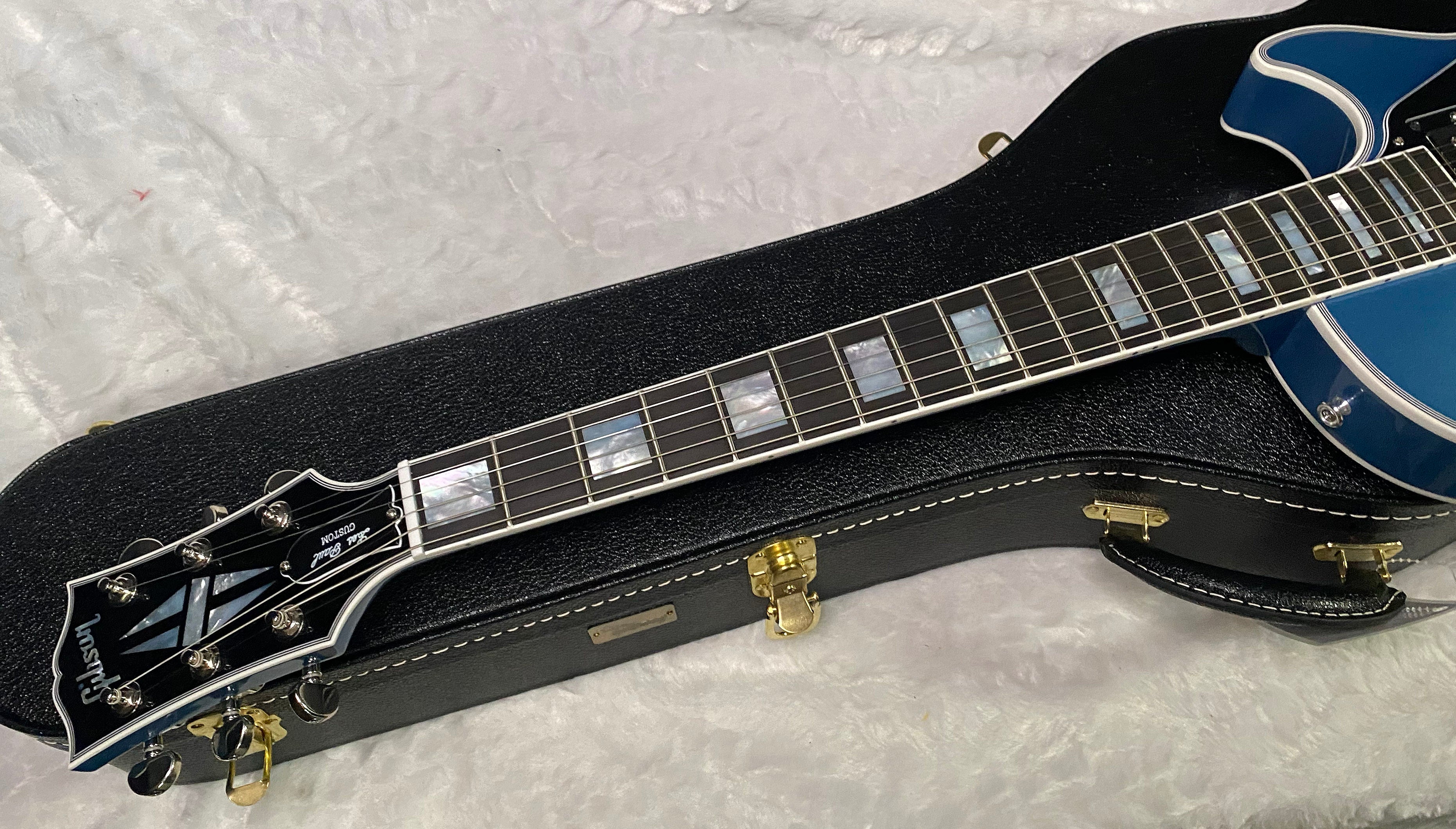 NEW! Gibson Les Paul Custom - Pelham Blue VOS - Dealer Select - Ebony Board - Authorized Dealer - Only 9.65 lbs - G07384