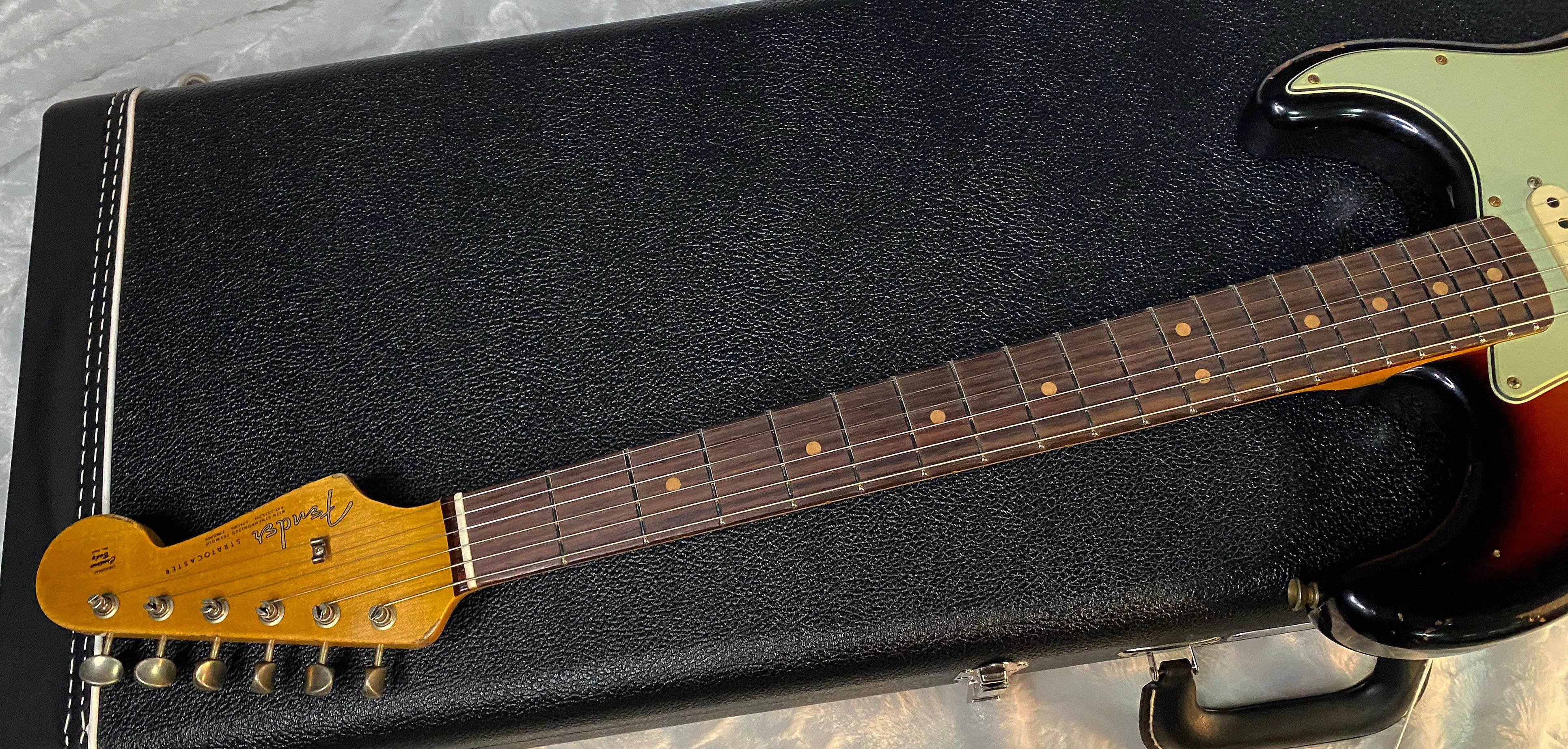 NEW! Fender Custom Shop Limited Edition '64 L-Series Stratocaster Heavy Relic Faded Aged 3-Tone Sunburst - Authorized Dealer - 7.75lbs - G05905