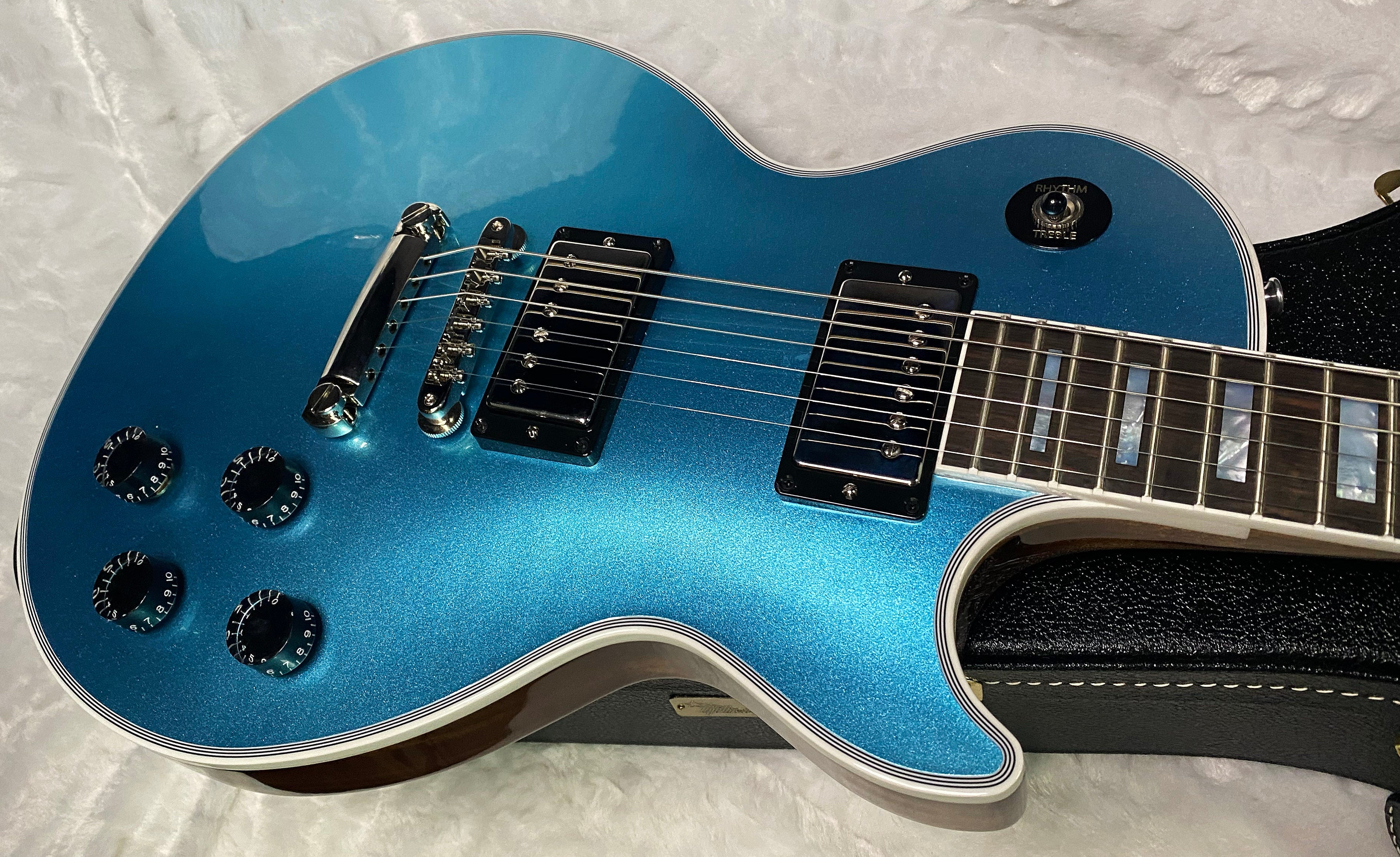 NEW! Gibson Les Paul Custom Axcess - One Of A Kind - ABSOLUTELY KILLER Flame Underneath Ice Blue Sparkle Finish! Only 7.5 lbs - Stinger Headstock - Authorized Dealer - G07381