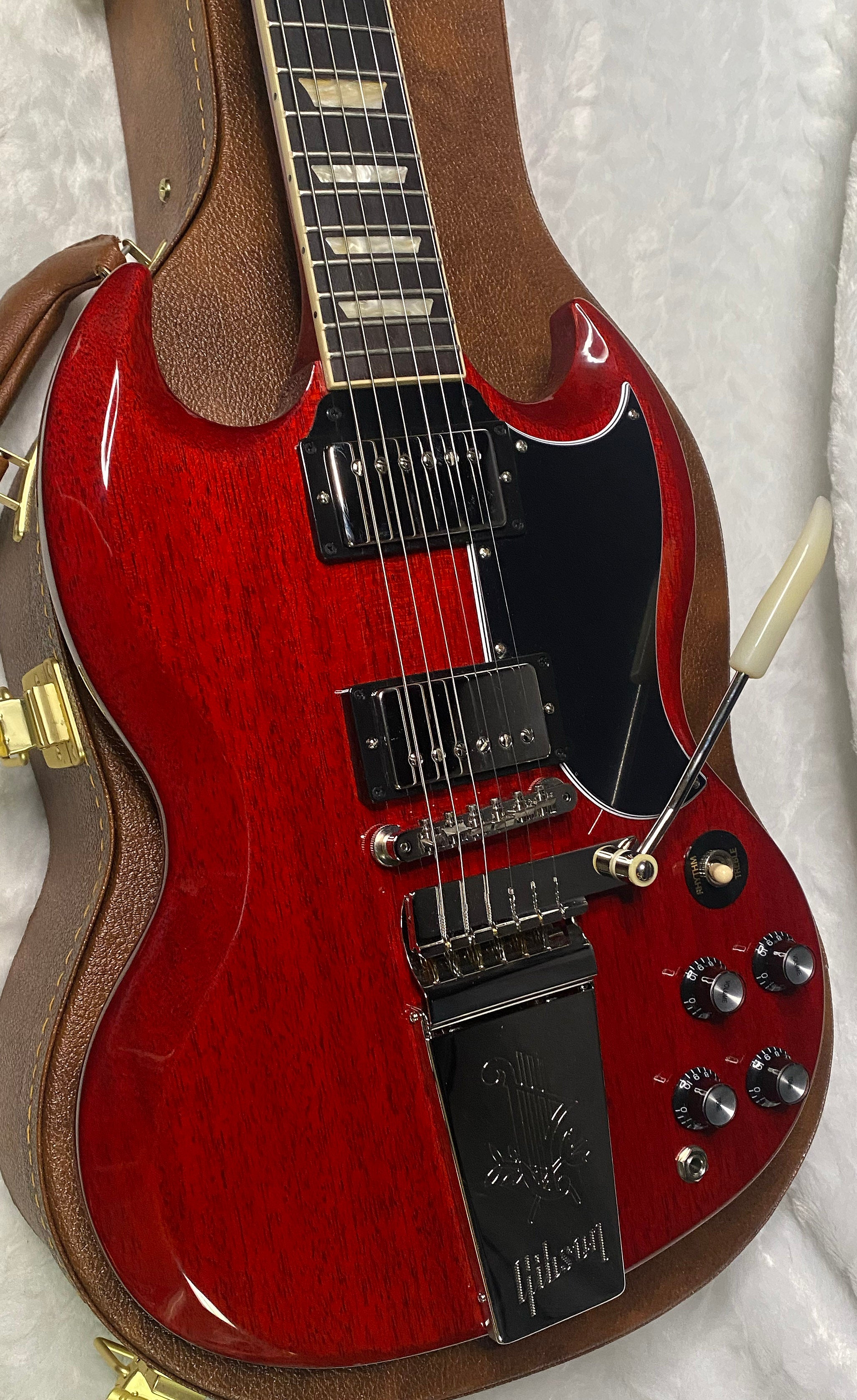 NEW! Gibson SG Standard '61 Maestro Vibrola Vintage Cherry - 7.1 lbs - Authorized Dealer! G07394
