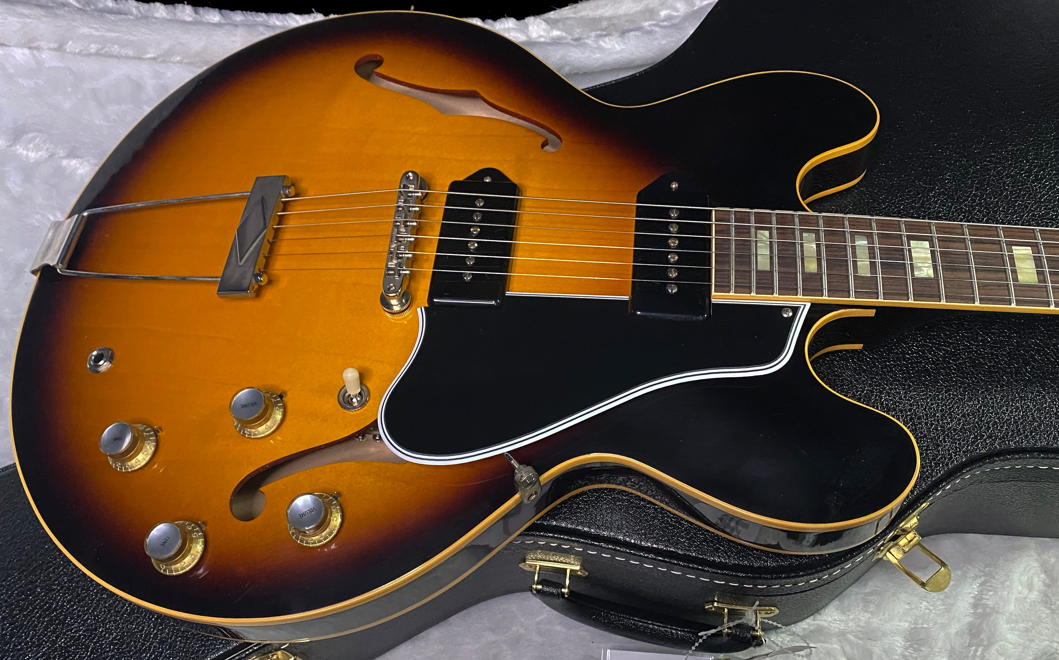 NEW! Gibson Custom Shop 1962 ES-330 TD Reissue Electric Guitar - Vintage Burst VOS - Authorized Dealer - Only 6.1lbs - In-Stock! G07236