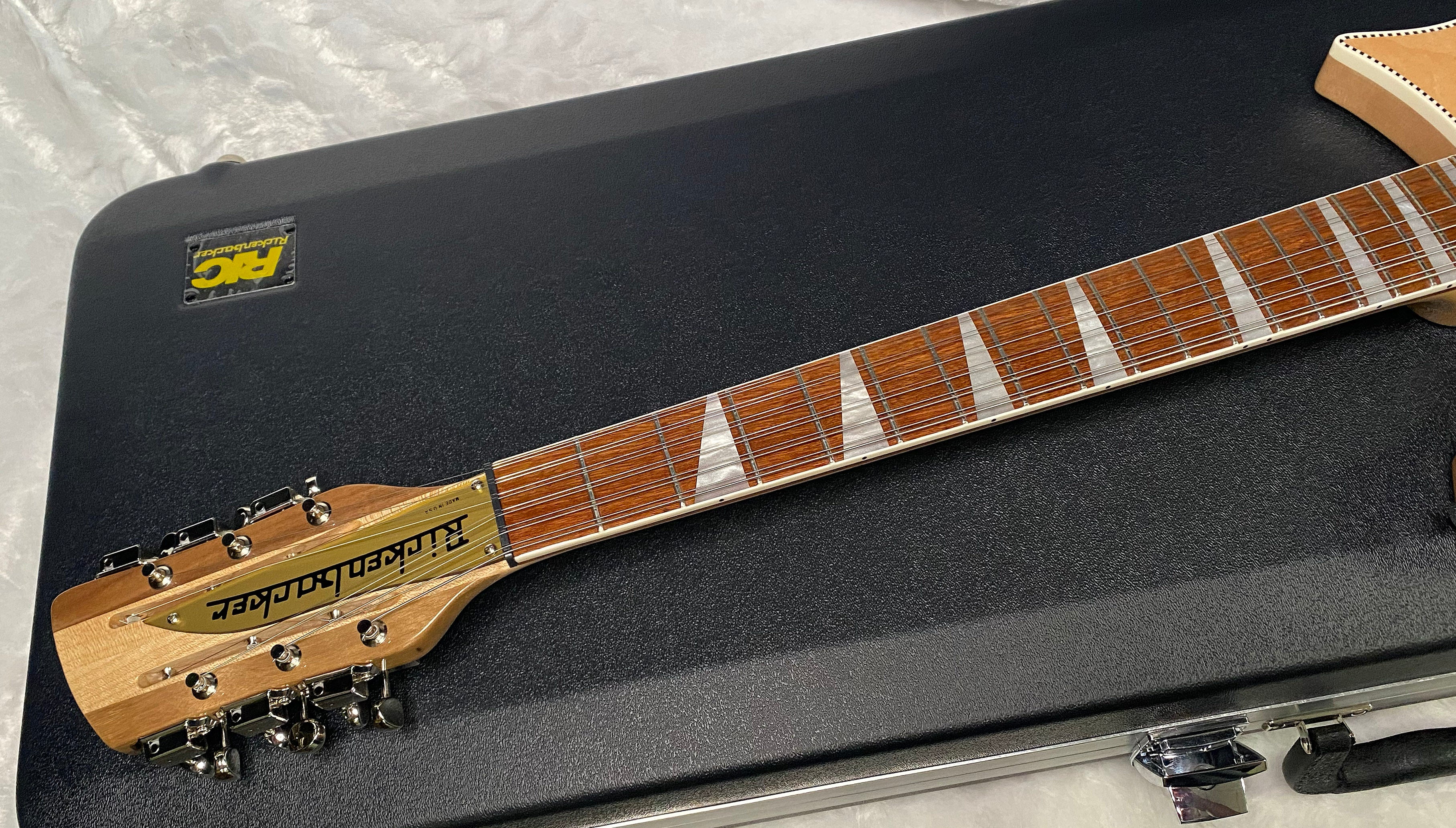 NEW! Rickenbacker 660/12 Maple Glo MG - Only 7.7 lbs - Authorized Dealer - G07398
