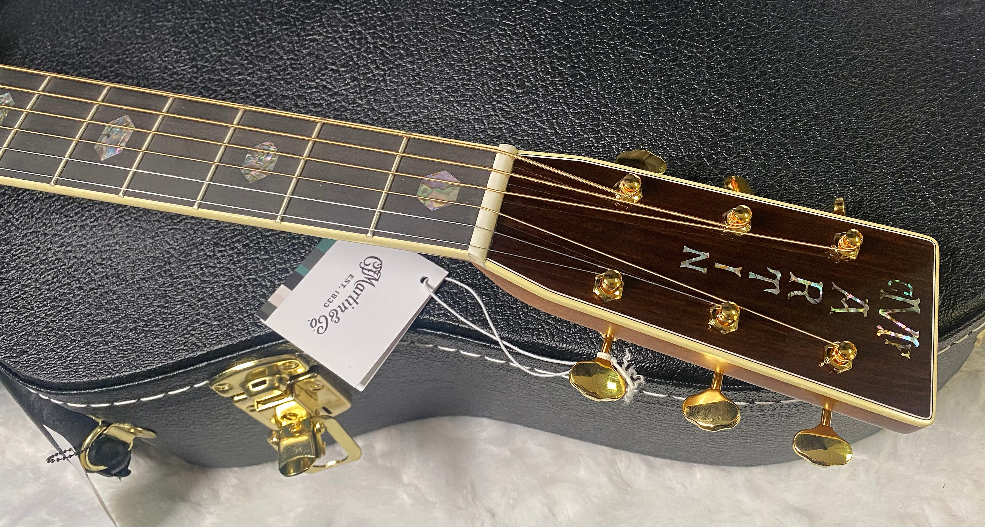 NEW ! Martin D-41 - 2025 Spec - 10Y25D41AMBERTONE - Authorized Dealer - Ambertone Finish - 4.4lbs - G06775